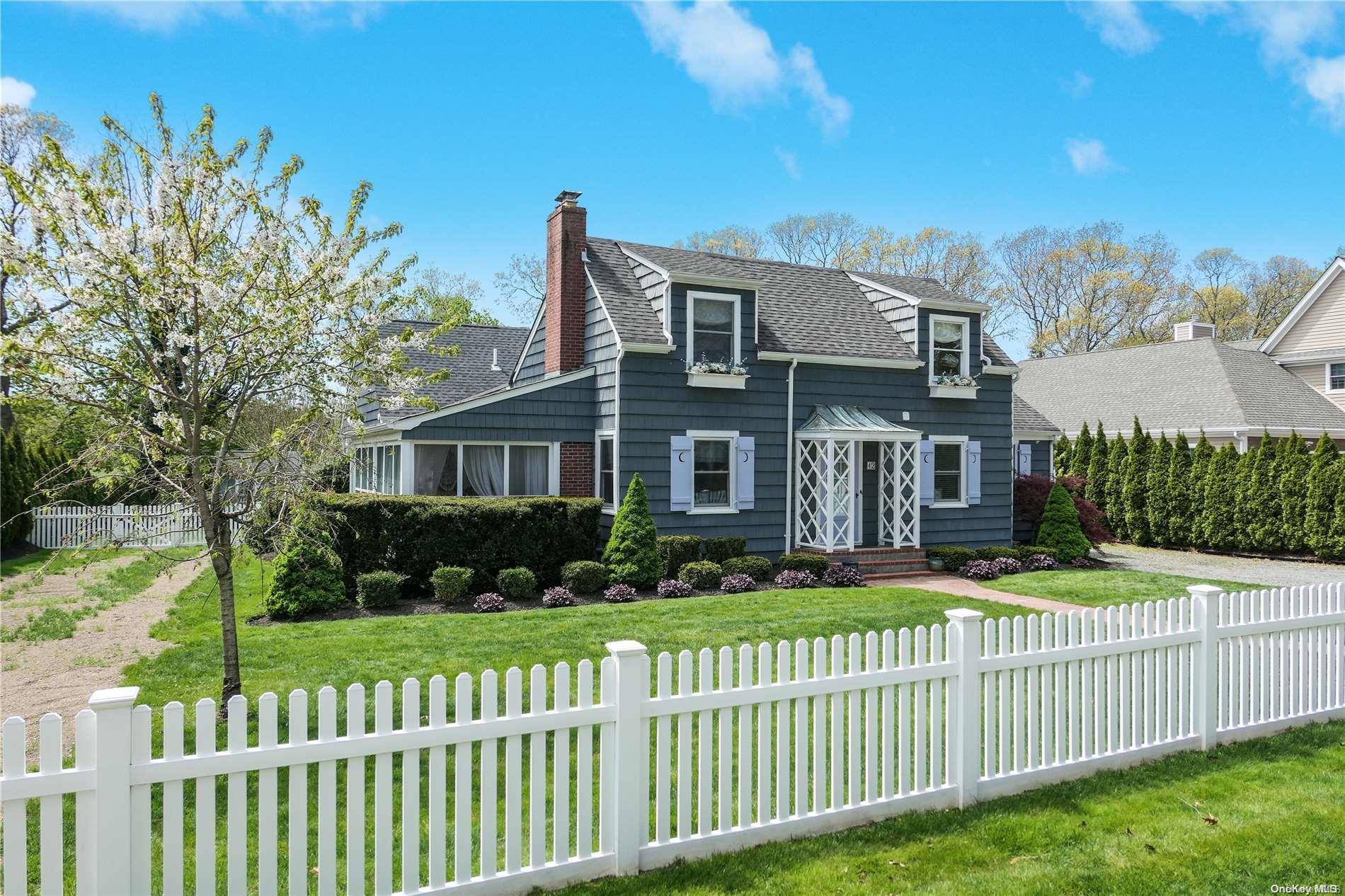 Bellport Village, NY 11713,12 Woodland Park RD