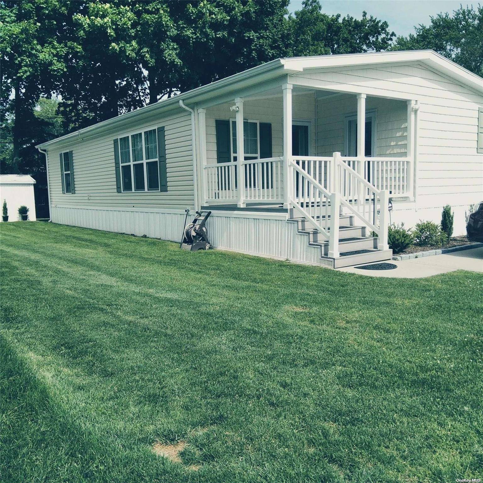 Riverhead, NY 11901,1661-295 Old Country RD #295