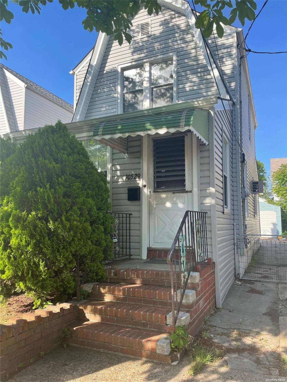 Ozone Park, NY 11417,105-29 87th ST