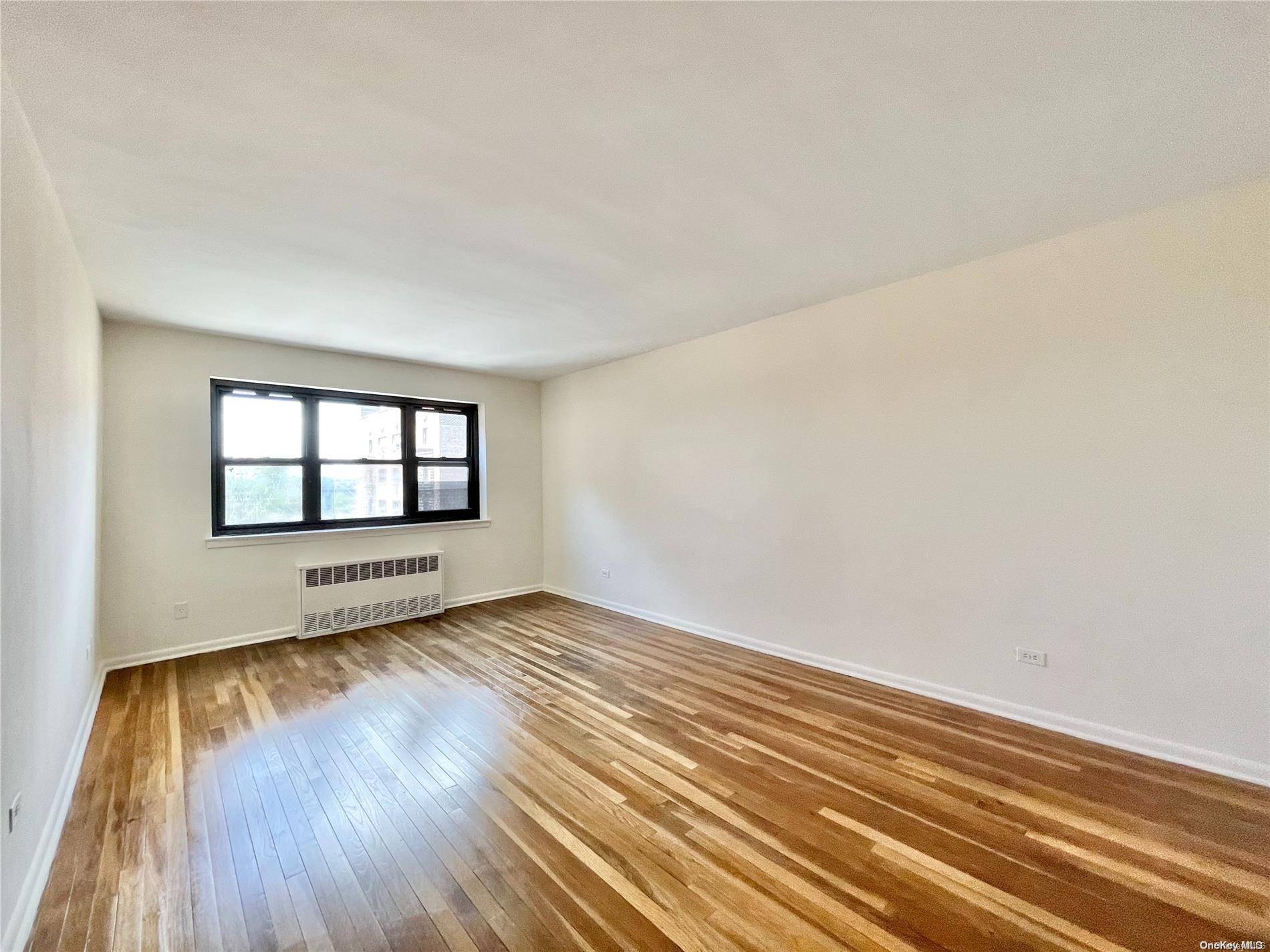 Flushing, NY 11354,29-50 137th ST #5H