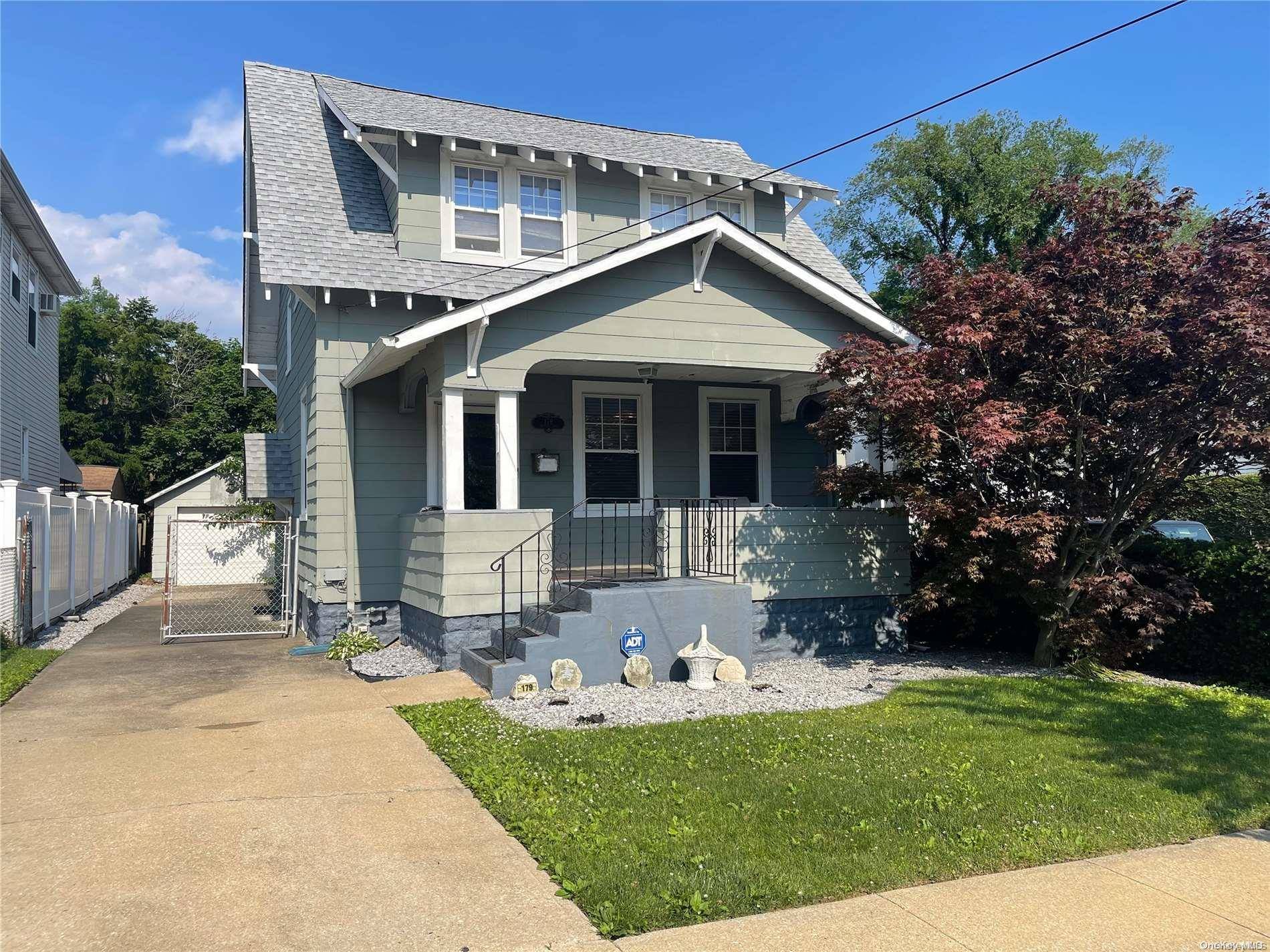 Freeport, NY 11520,179 Sweezy AVE