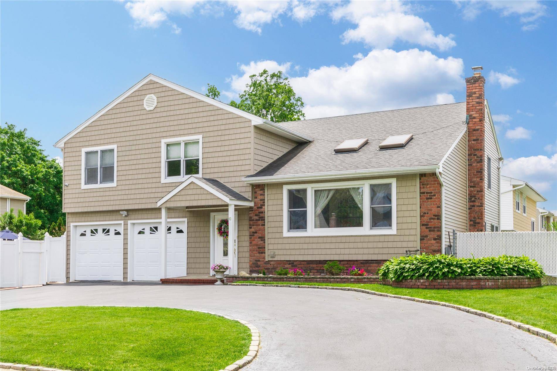 Nesconset, NY 11767,10 Alma Lind LN