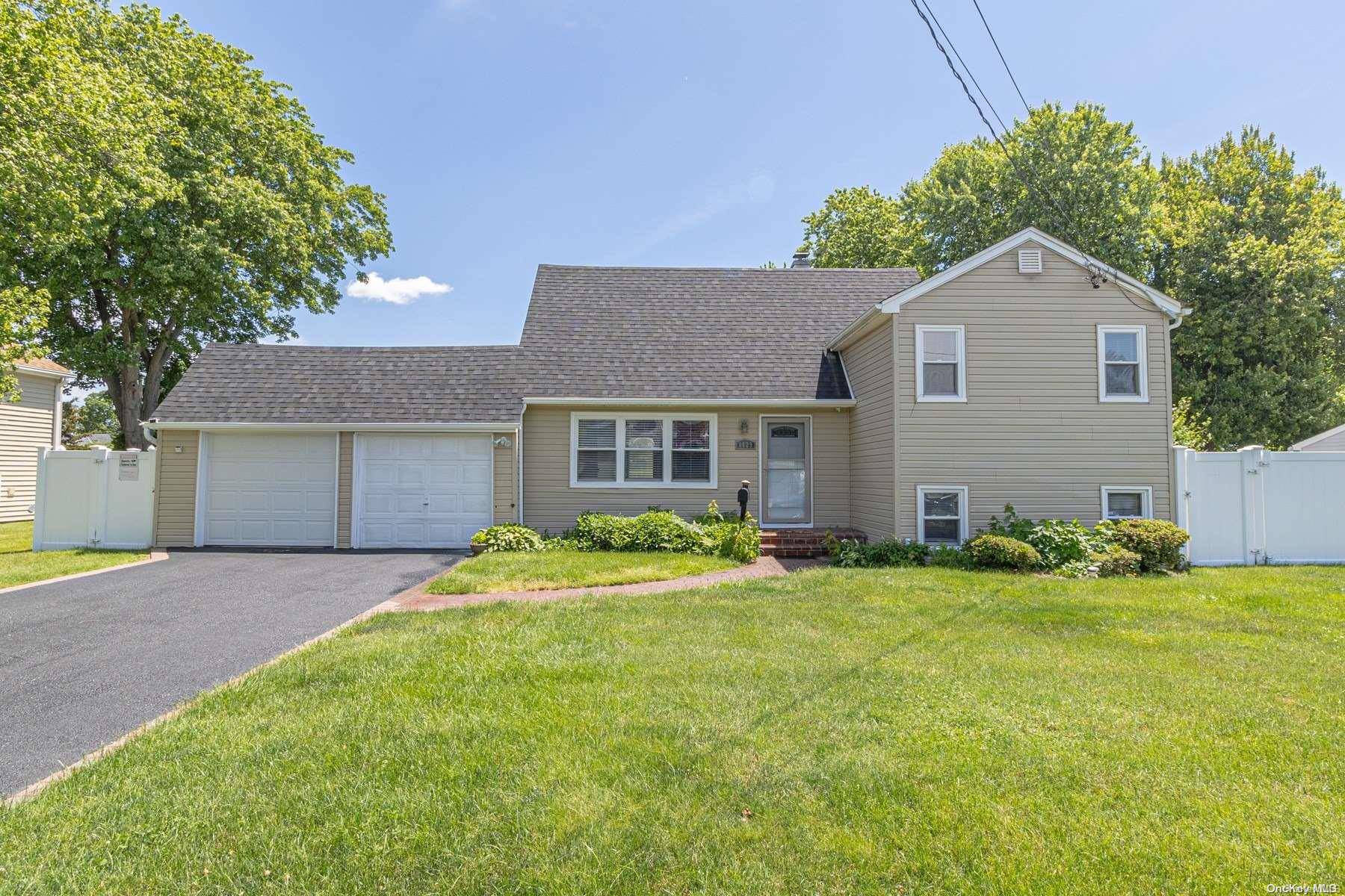 Bay Shore, NY 11706,1429 Peters BLVD