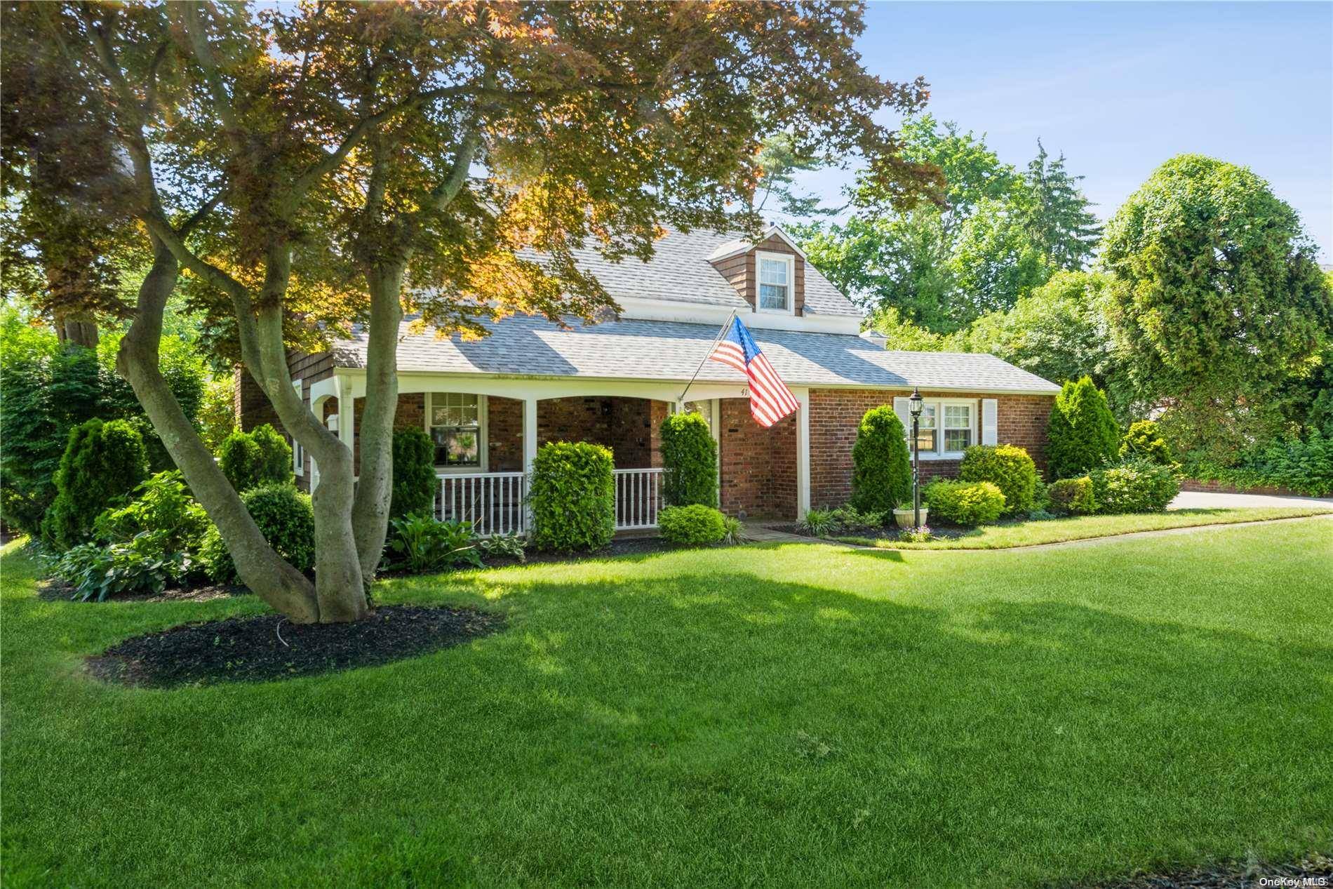 East Williston, NY 11596,41 Orchard Meadow RD