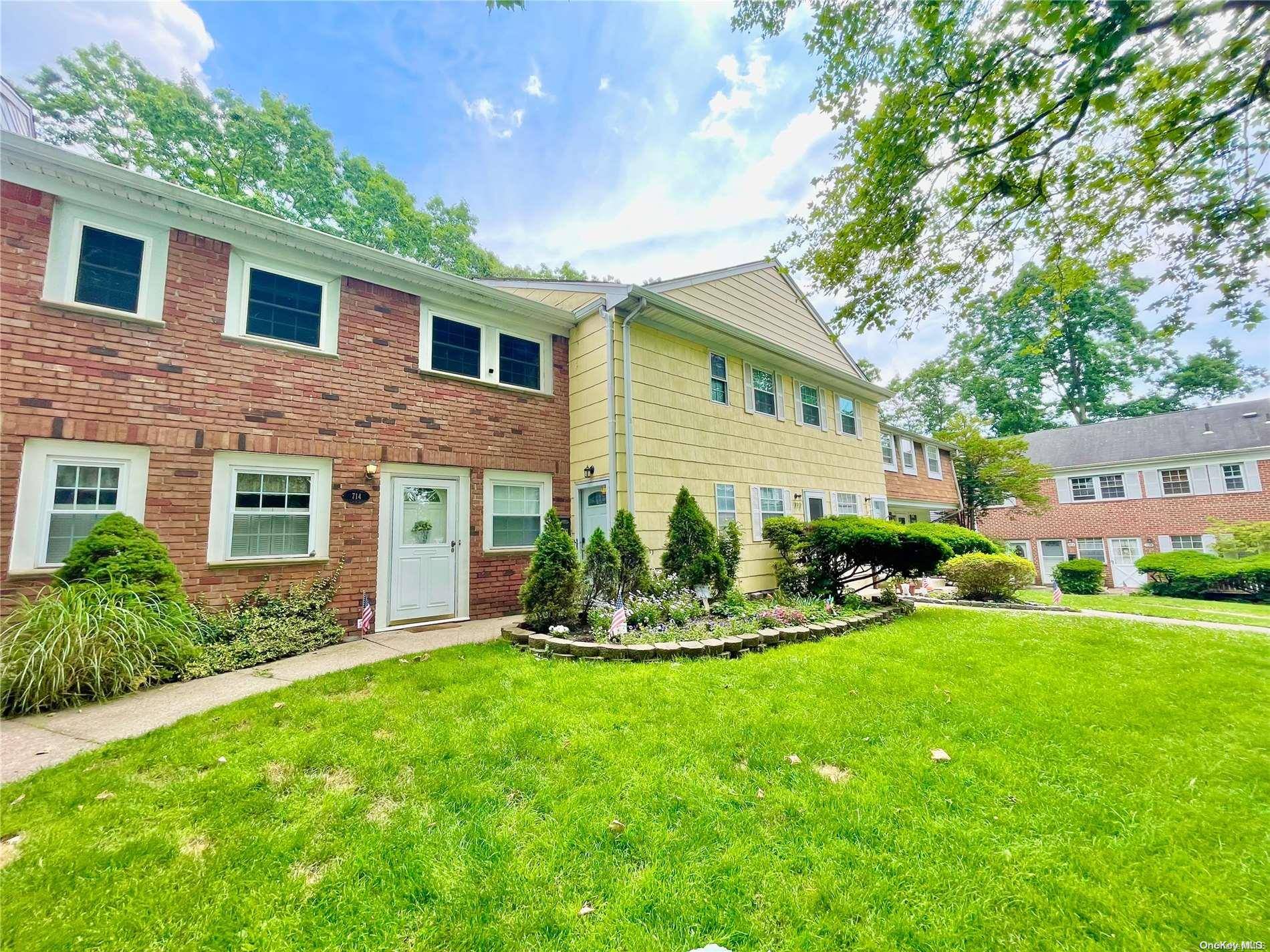 Hauppauge, NY 11749,713 Towne House #713