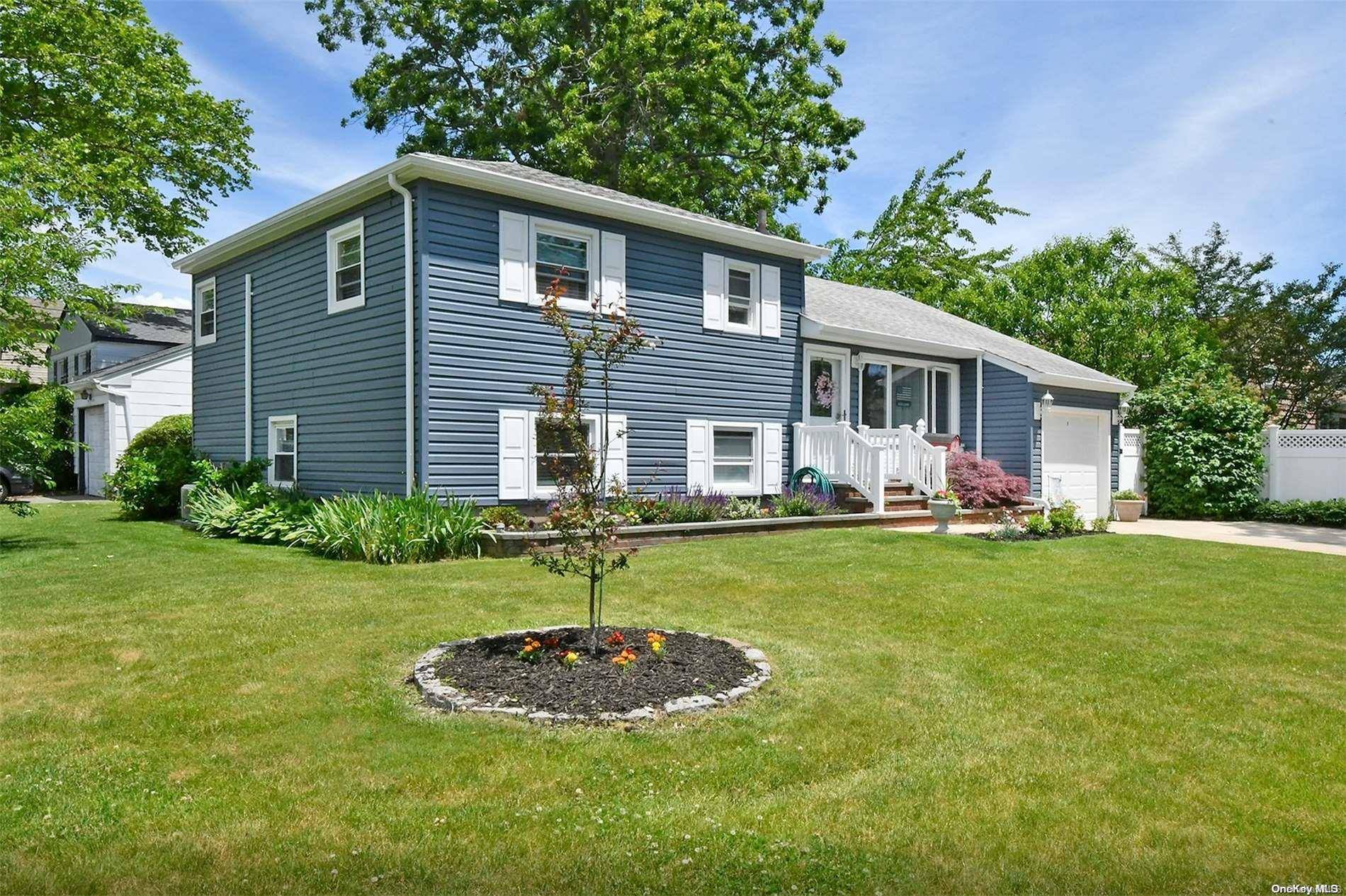 Seaford, NY 11783,3531 Manhasset ST