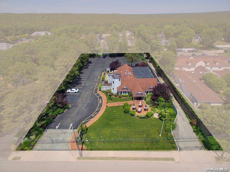 Hampton Bays, NY 11946,322 W Montauk