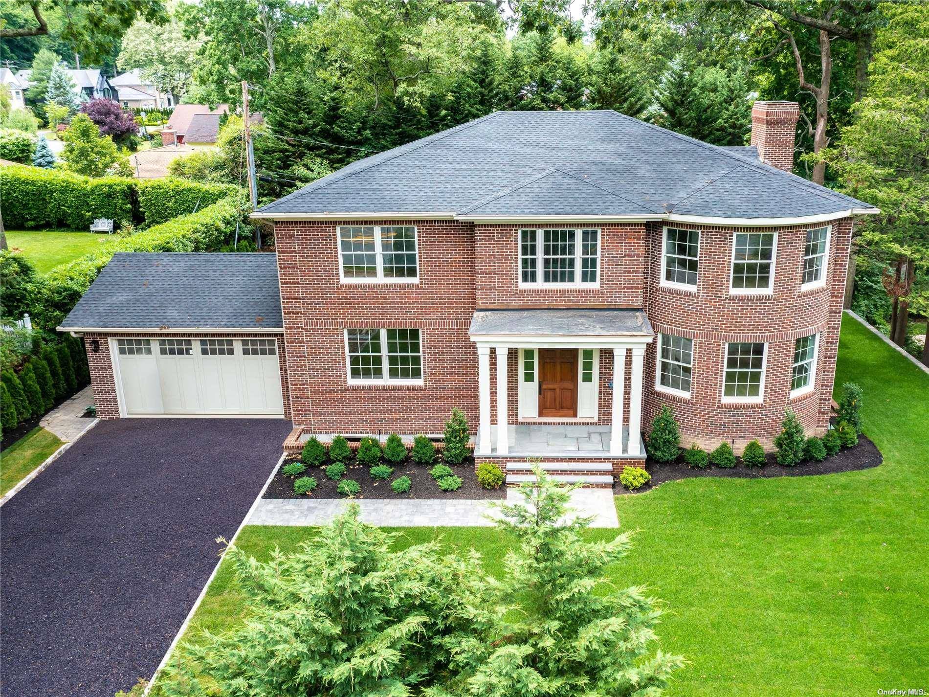 Manhasset, NY 11030,143 Searingtown RD