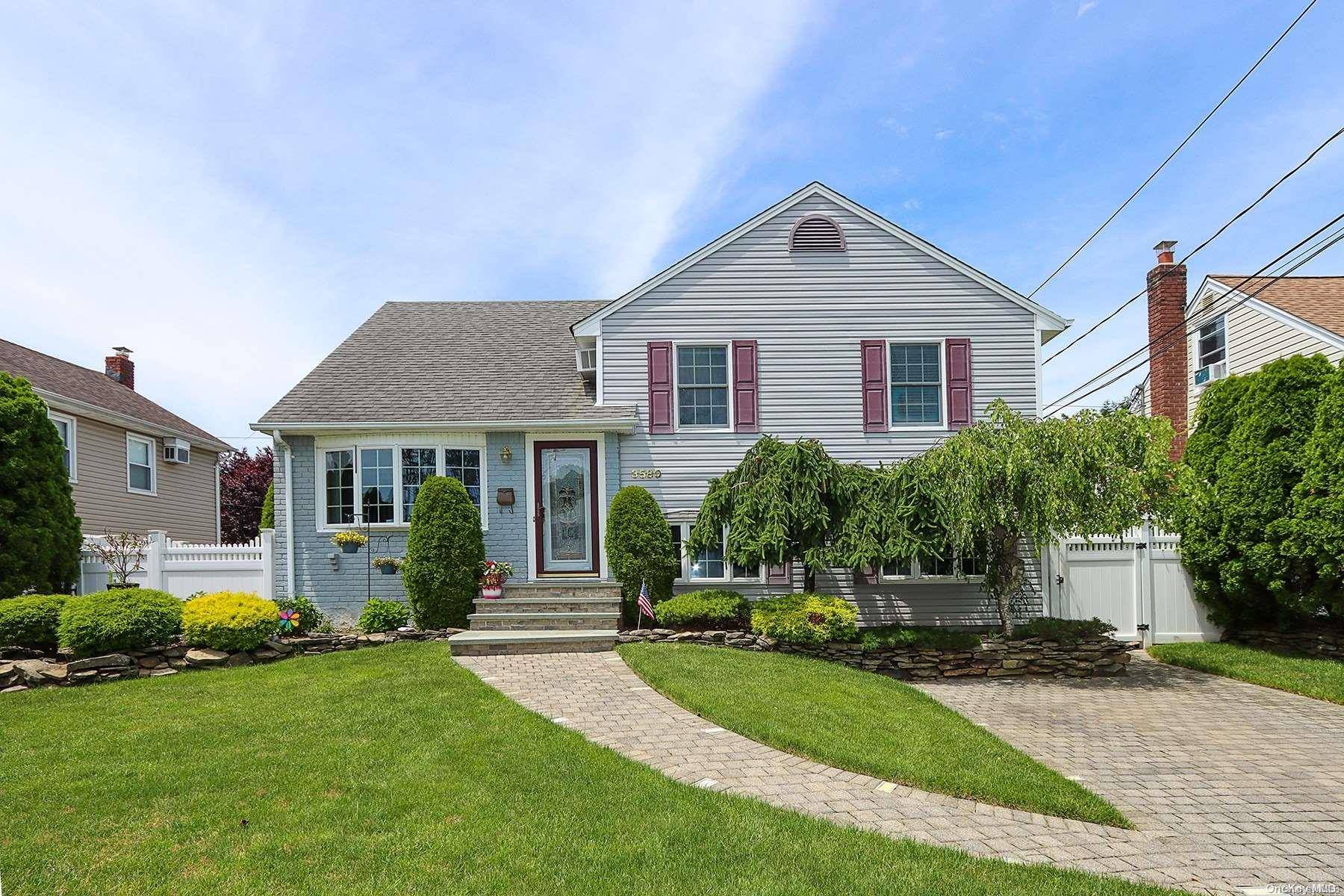 Wantagh, NY 11793,3580 Sarah DR