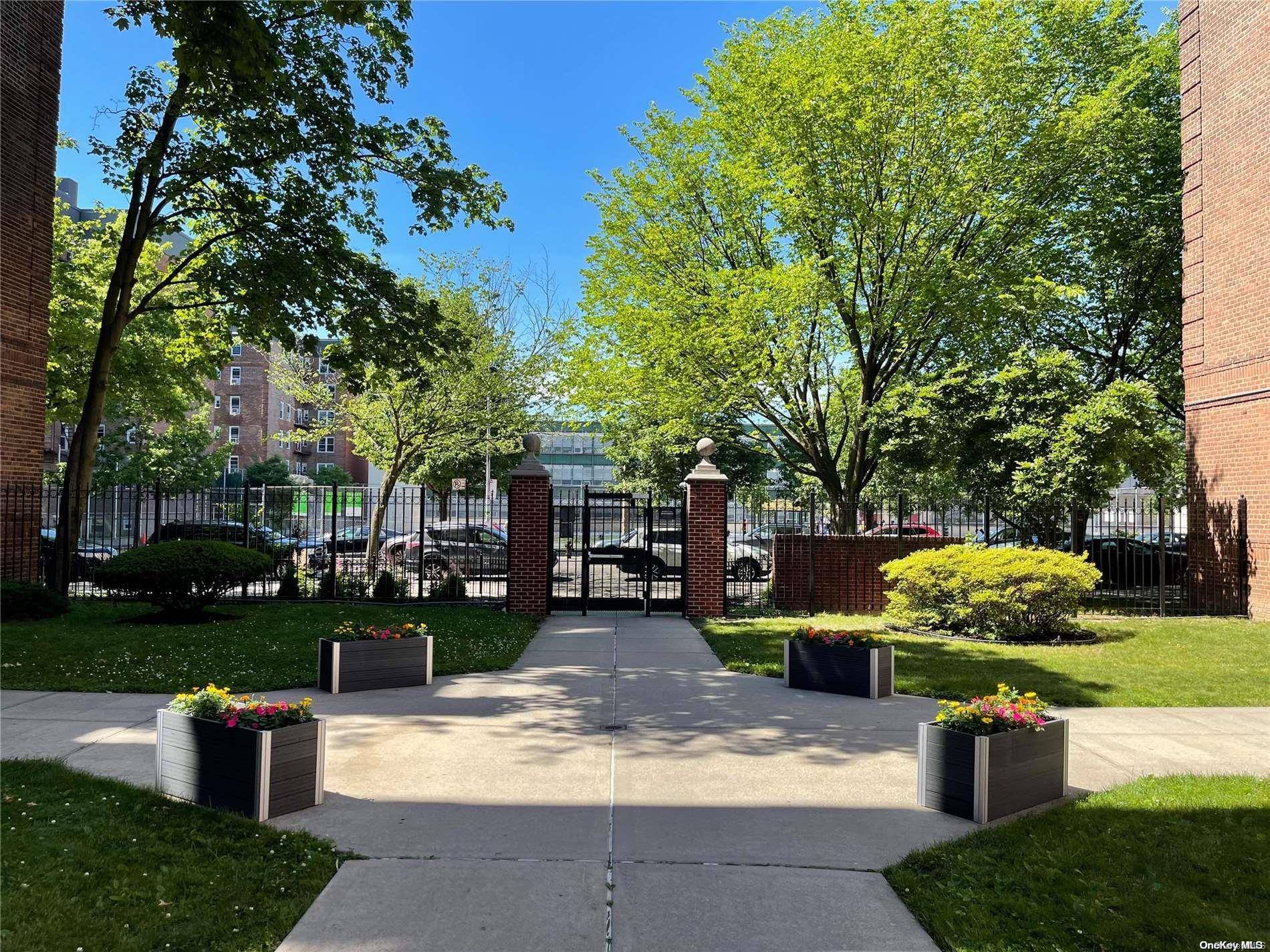 Flushing, NY 11355,144-64 Sanford AVE #34
