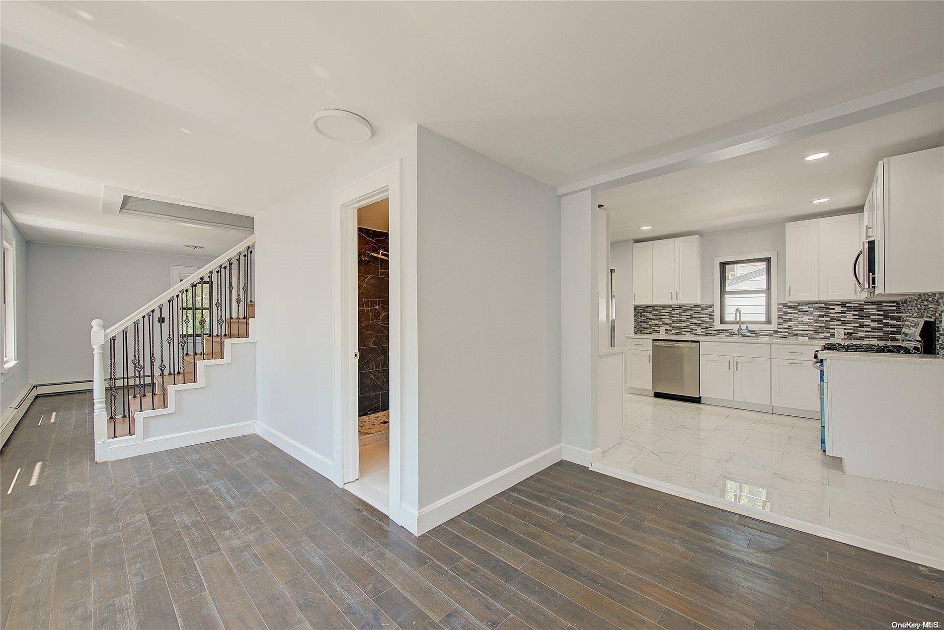 Freeport, NY 11520,28 Elm ST