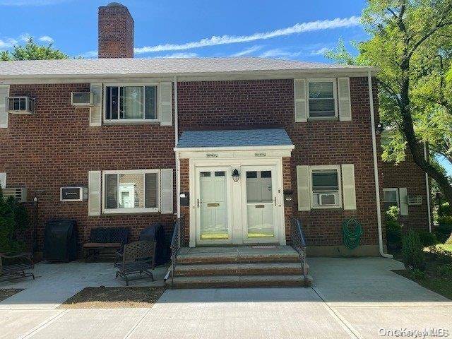 Glen Oaks, NY 11004,260-49 Langston AVE #E