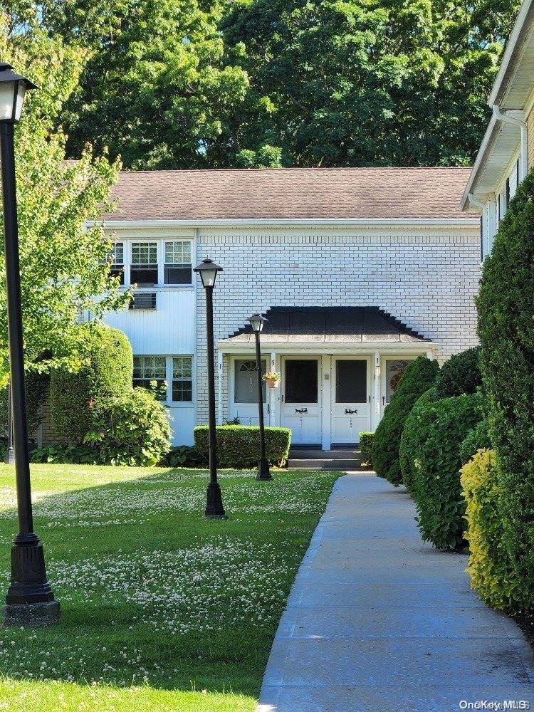 Oakdale, NY 11769,4811 Wilshire #upper
