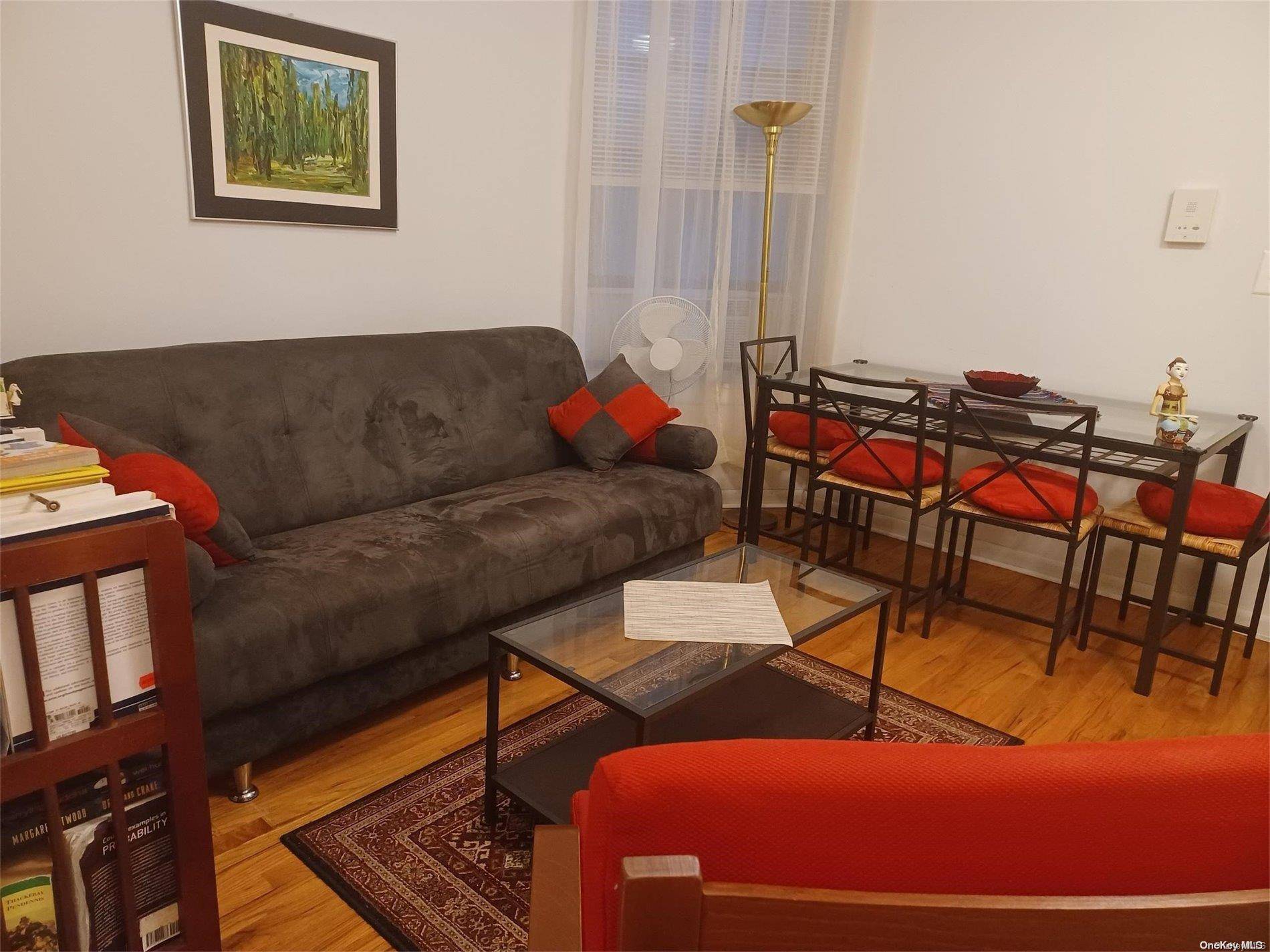 New York (manhattan), NY 10026,108 W 114th Street #2B