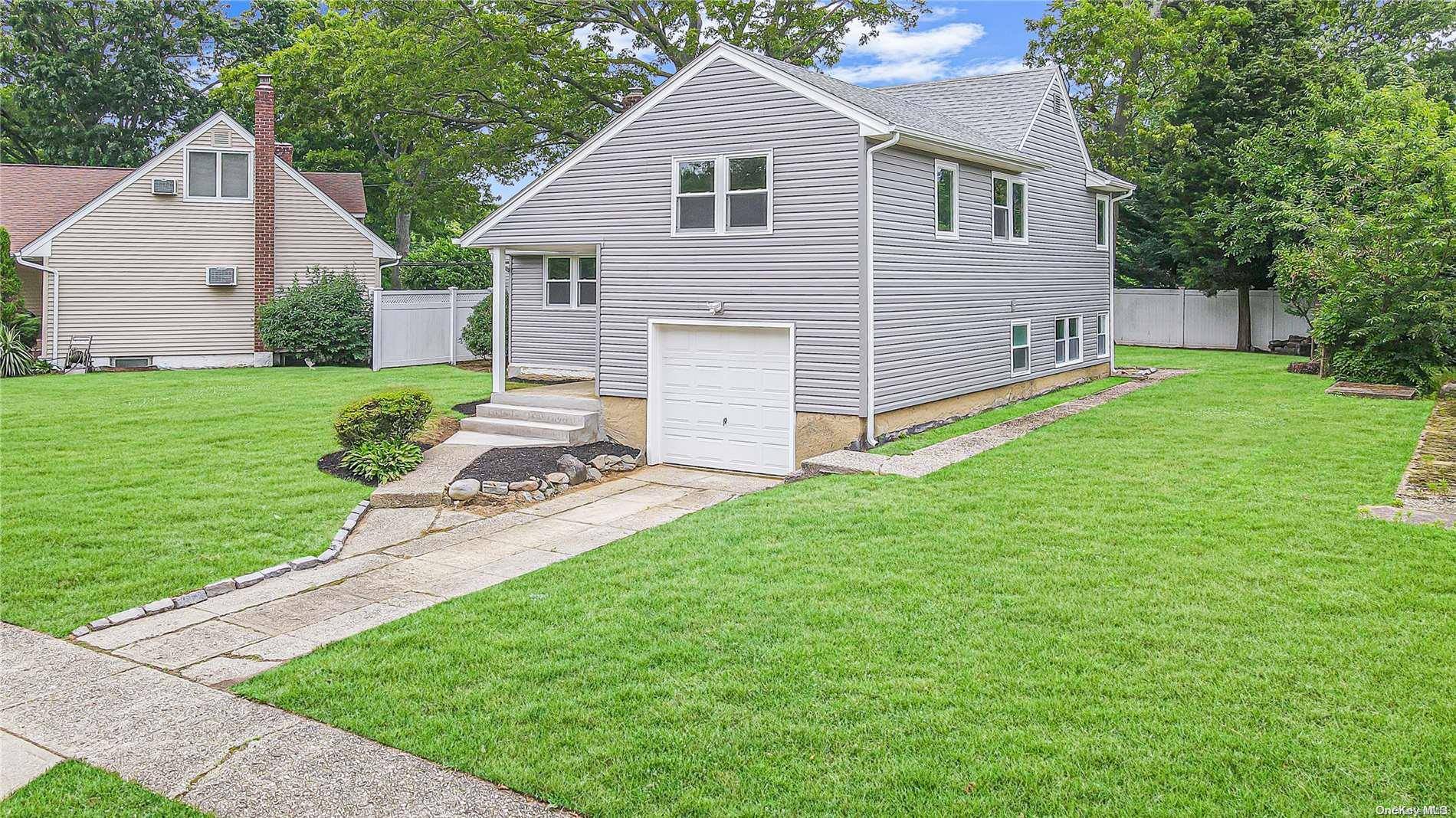 Seaford, NY 11783,1015 Stuart PL