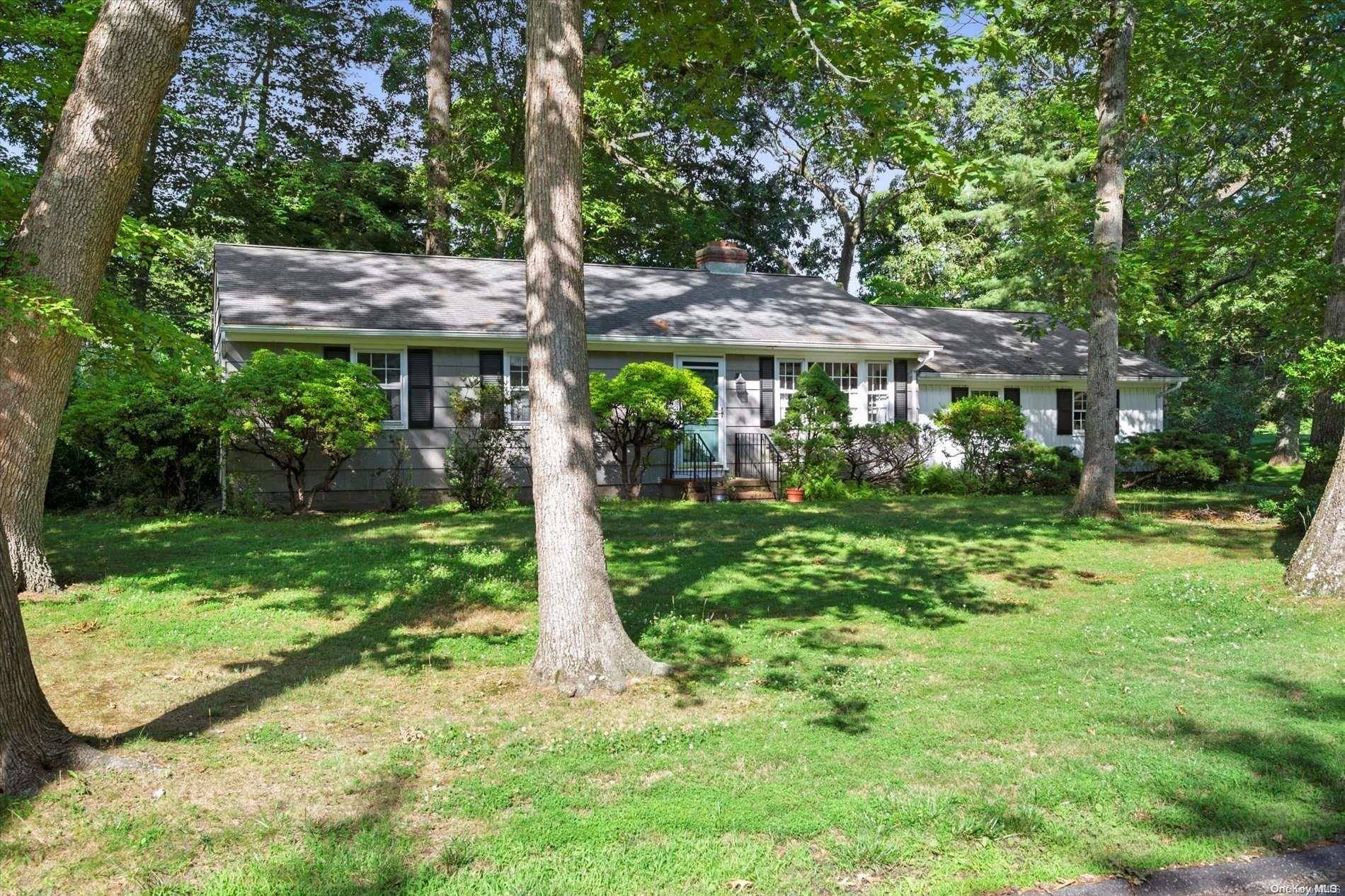 Shoreham, NY 11786,43 Dartmouth RD