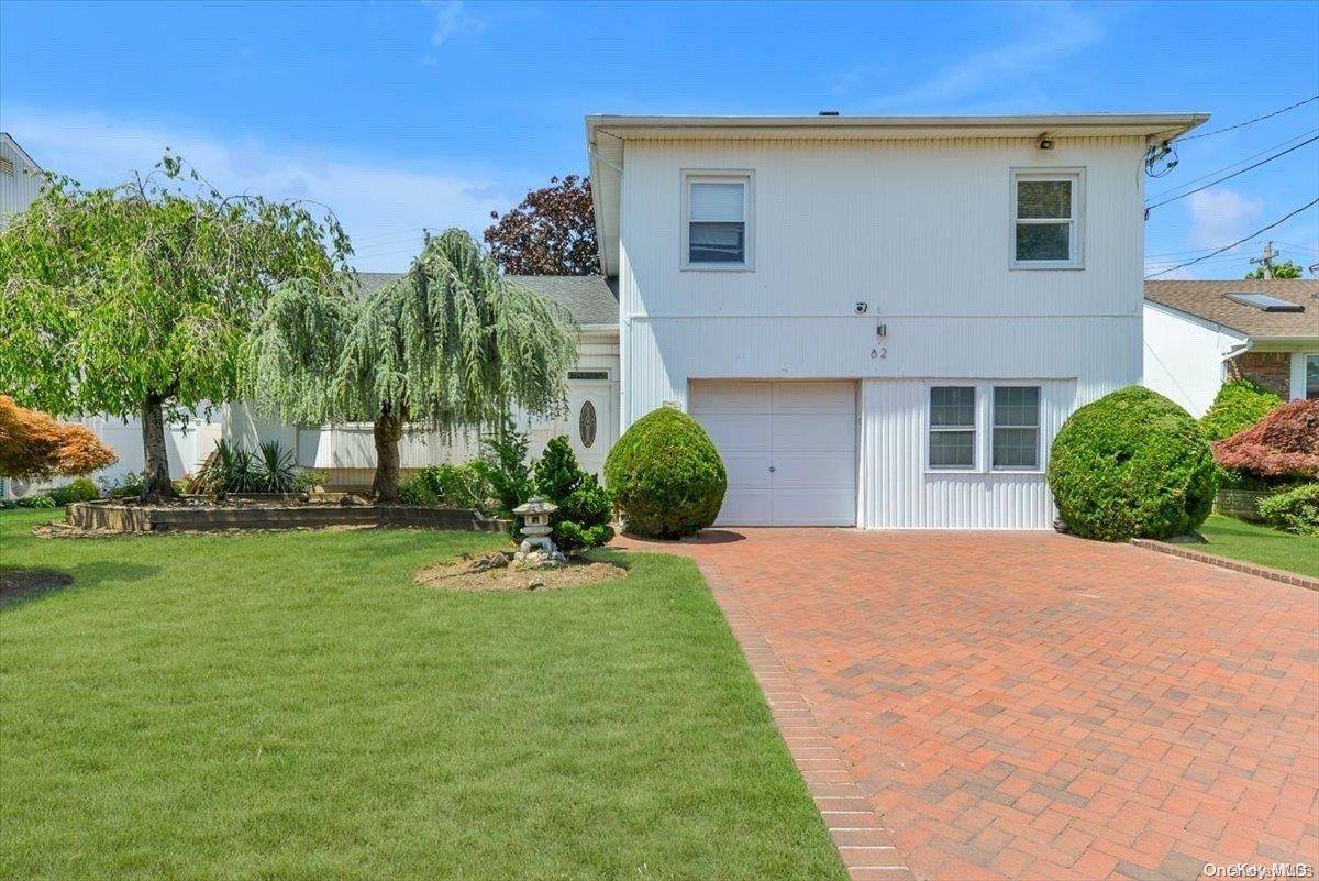 North Woodmere, NY 11581,62 Halyard RD