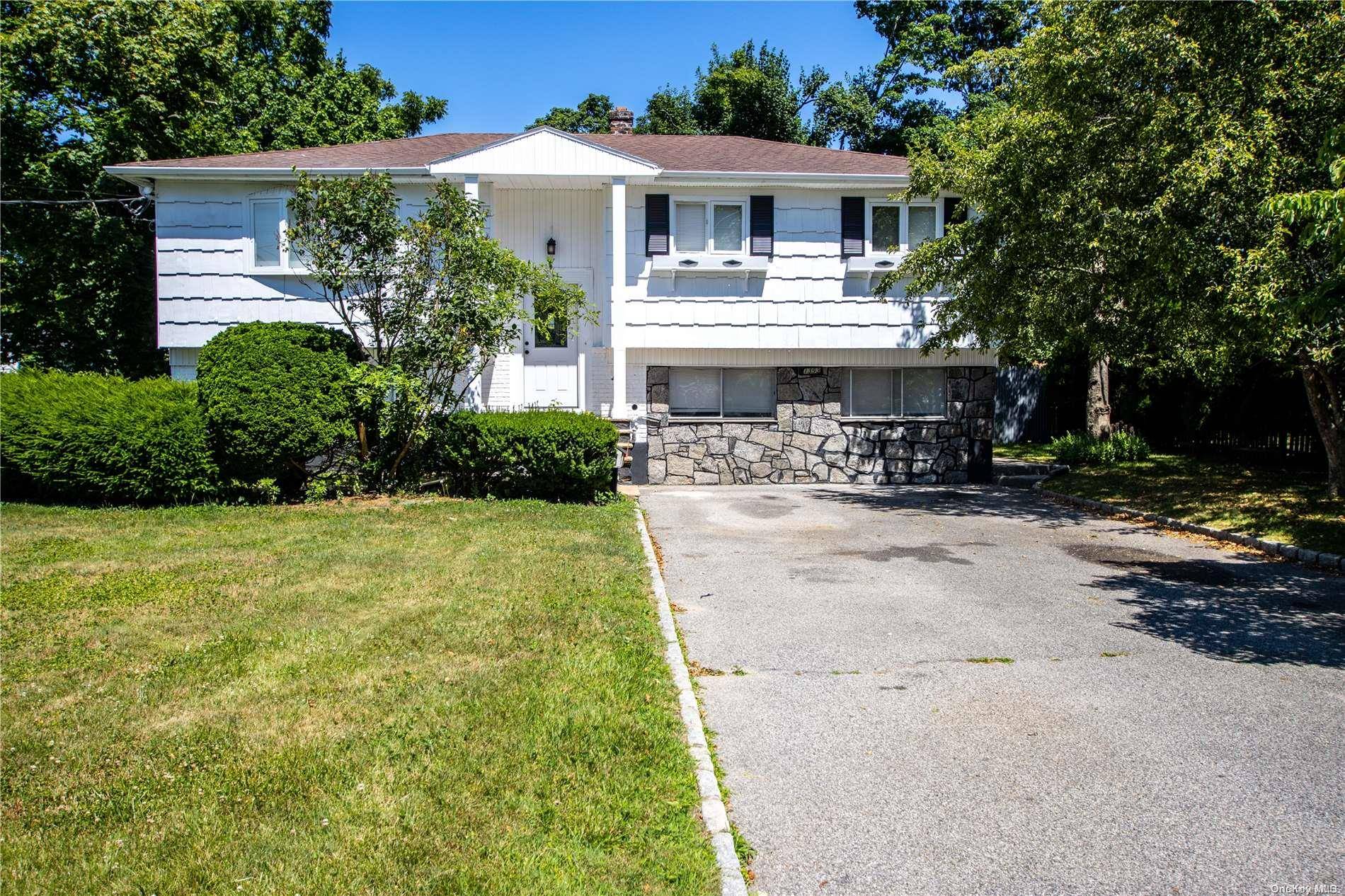 Bay Shore, NY 11706,1393 Ackerson BLVD