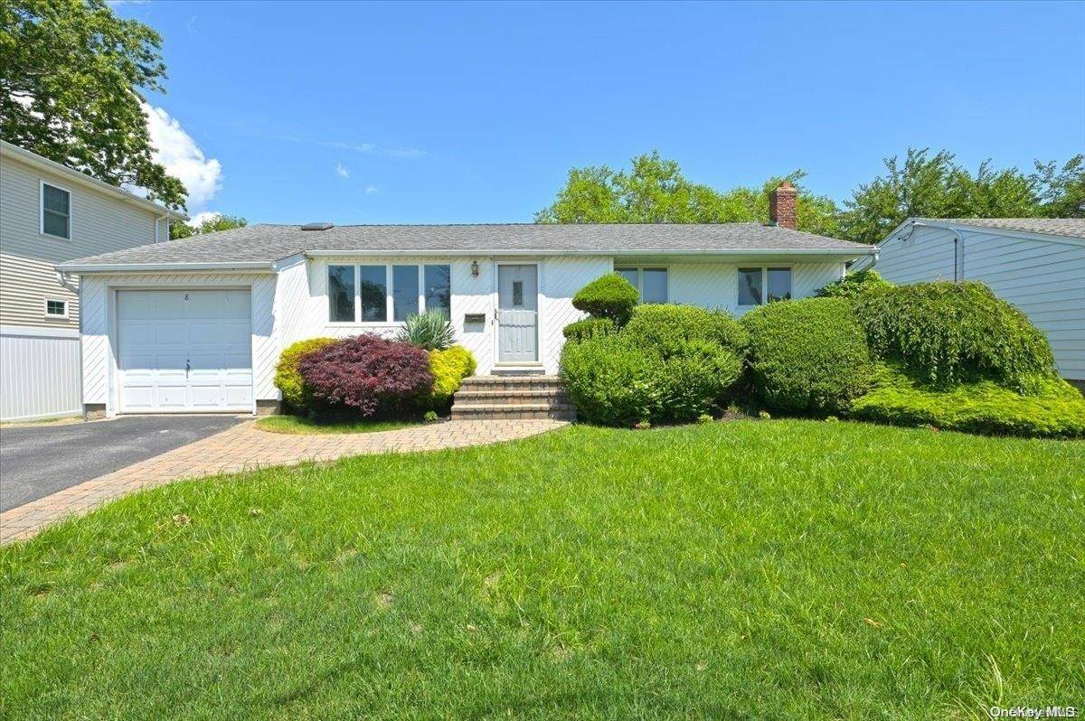 Plainview, NY 11803,8 Lincoln RD