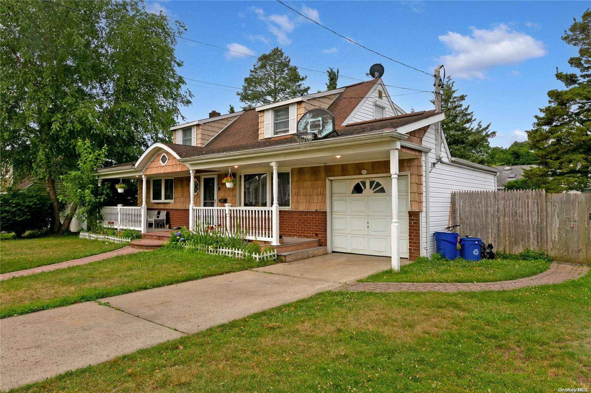 Farmingdale, NY 11735,42 W Walnut ST