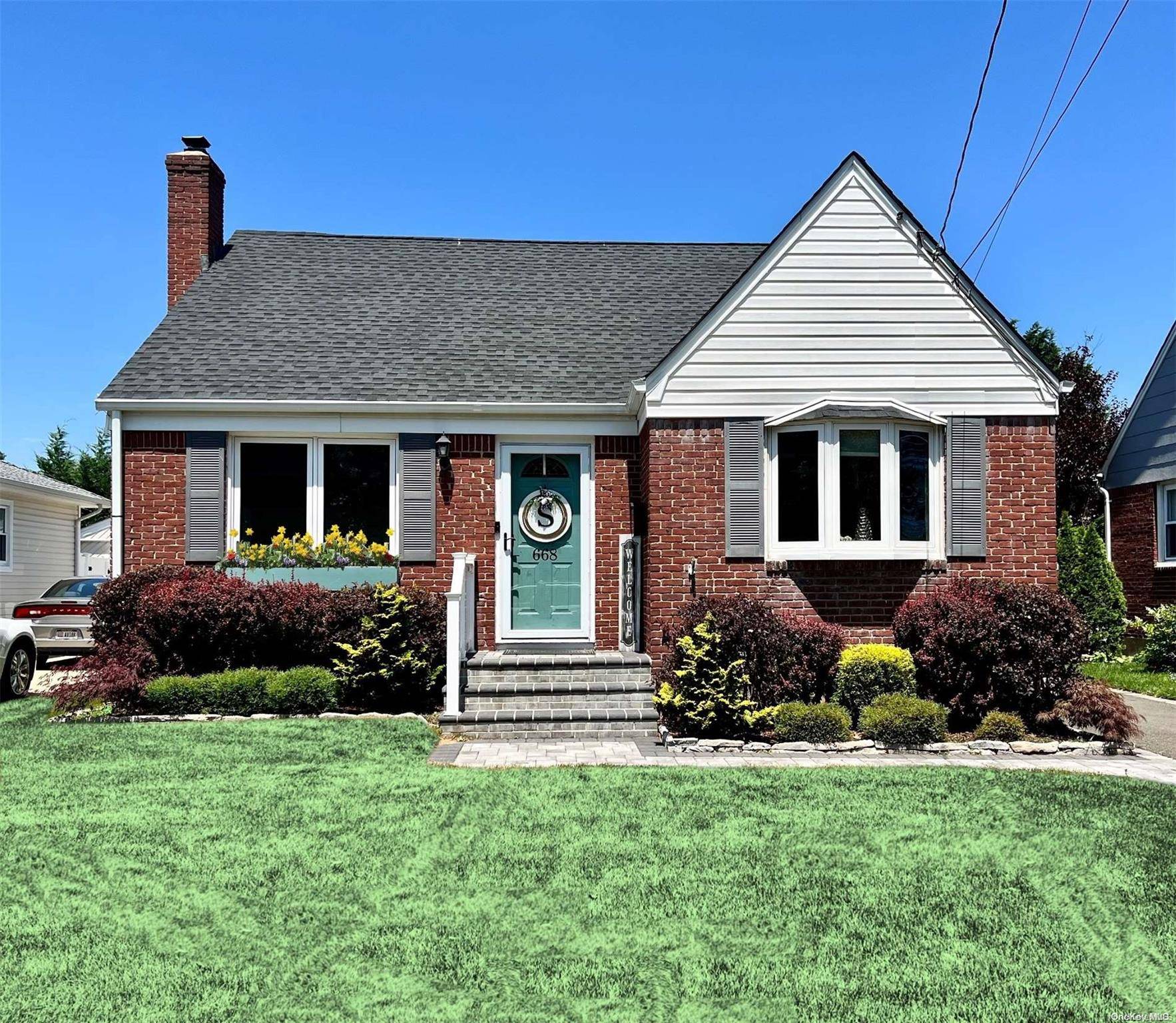 Garden City South, NY 11530,668 6th Place PL