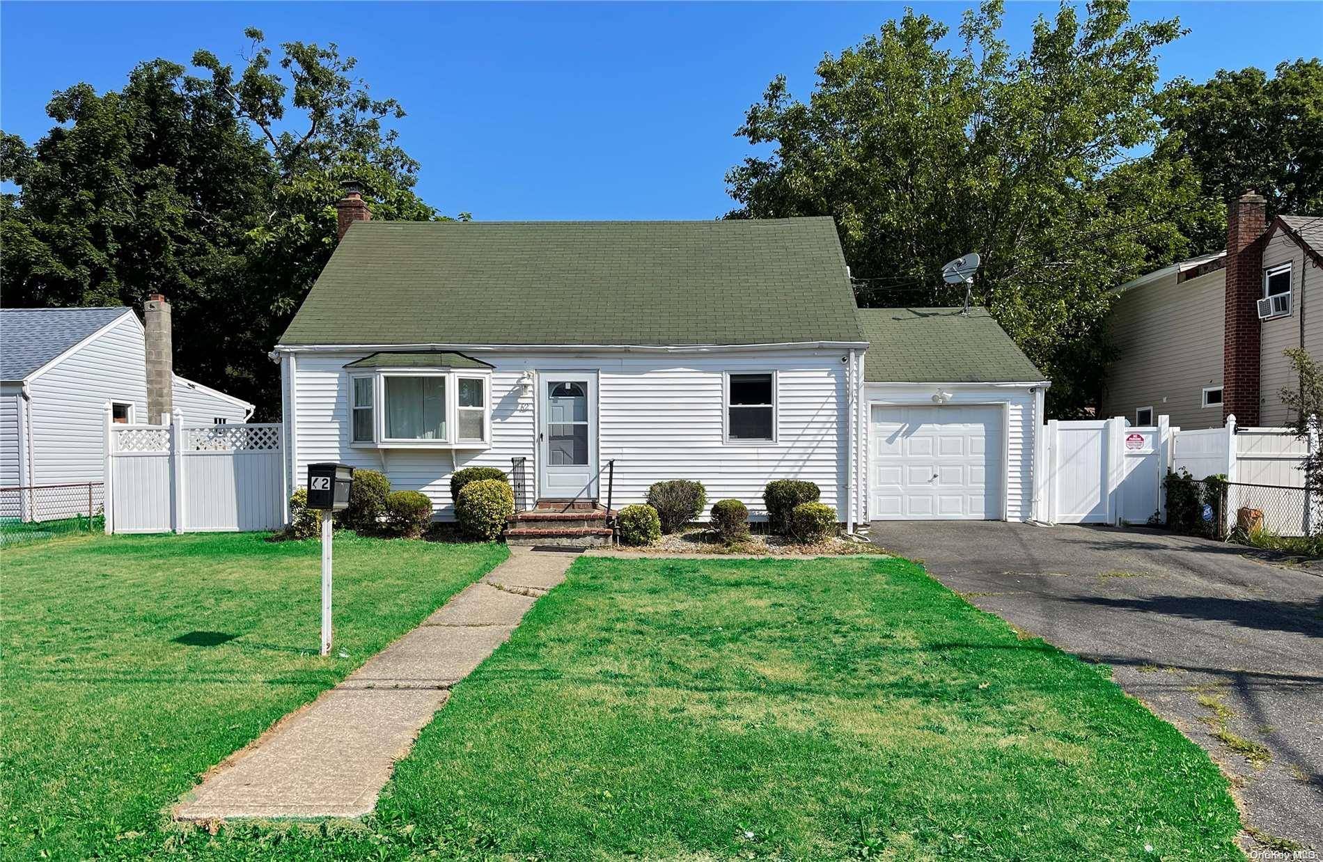 Central Islip, NY 11722,62 Hilliard AVE