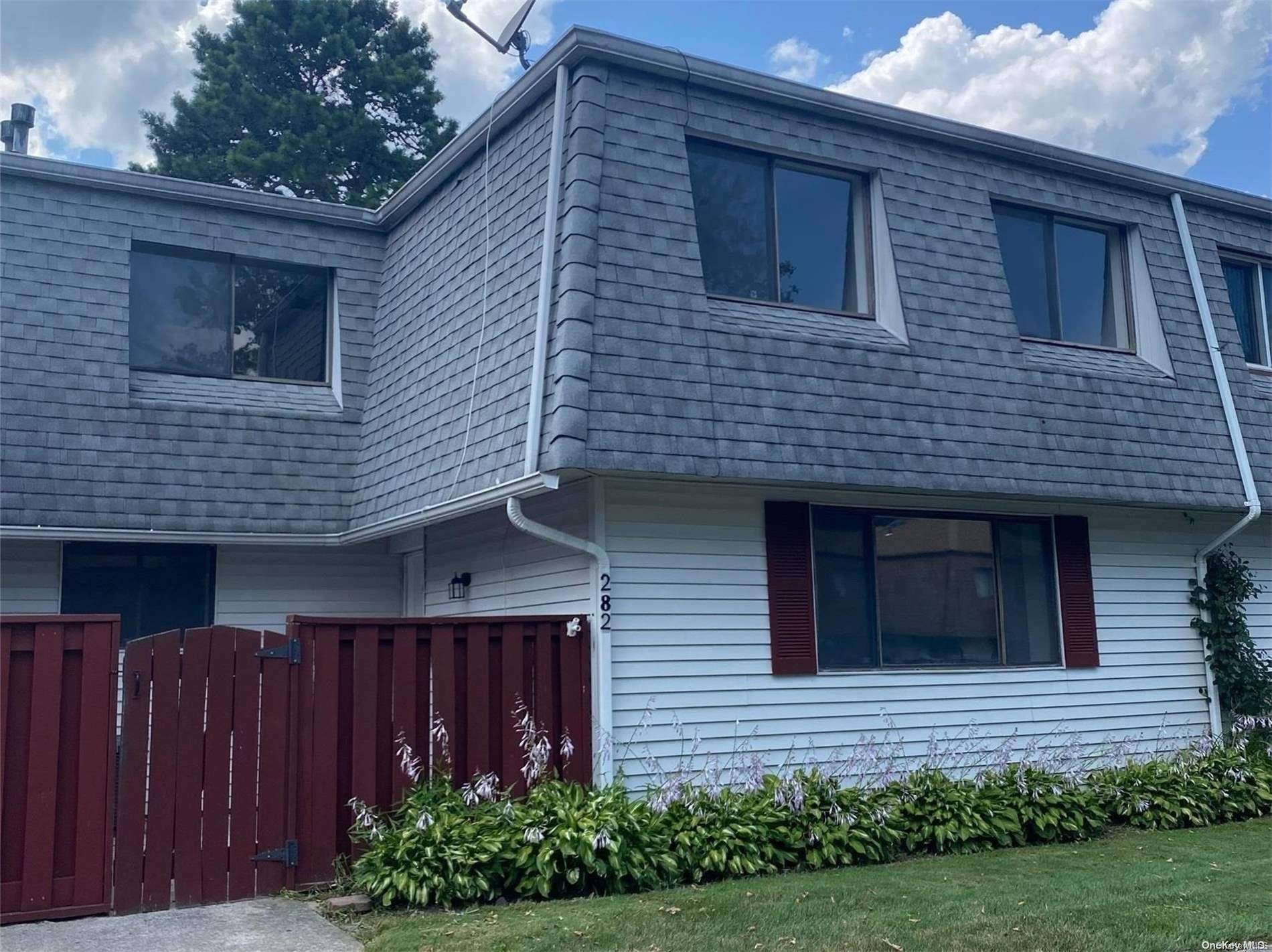 Central Islip, NY 11722,282 Feller DR #282