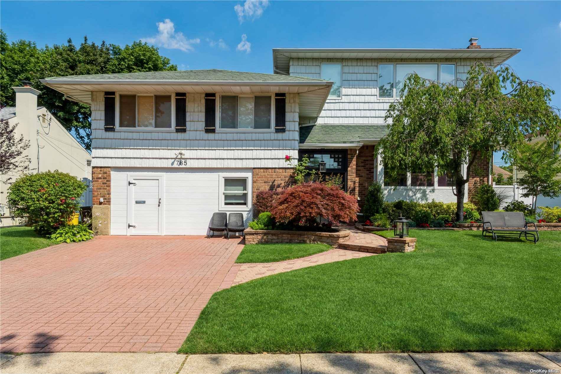 North Woodmere, NY 11581,765 Hillcrest PL