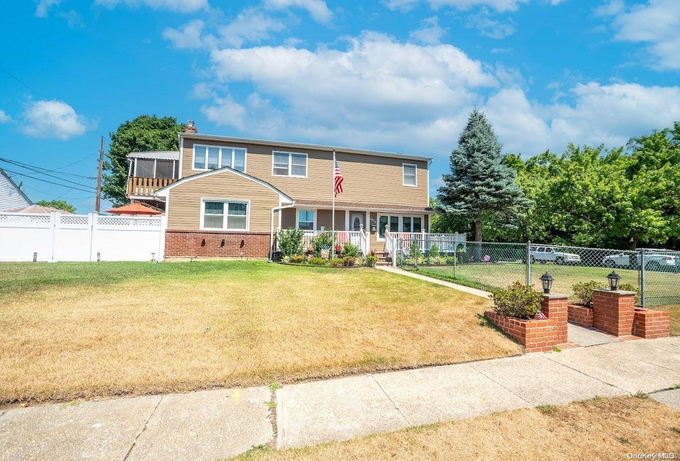 Wantagh, NY 11793,3013 Lawrence DR