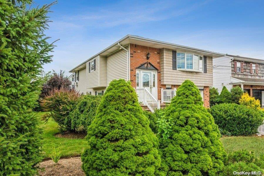 Bethpage, NY 11714,1 Bishop