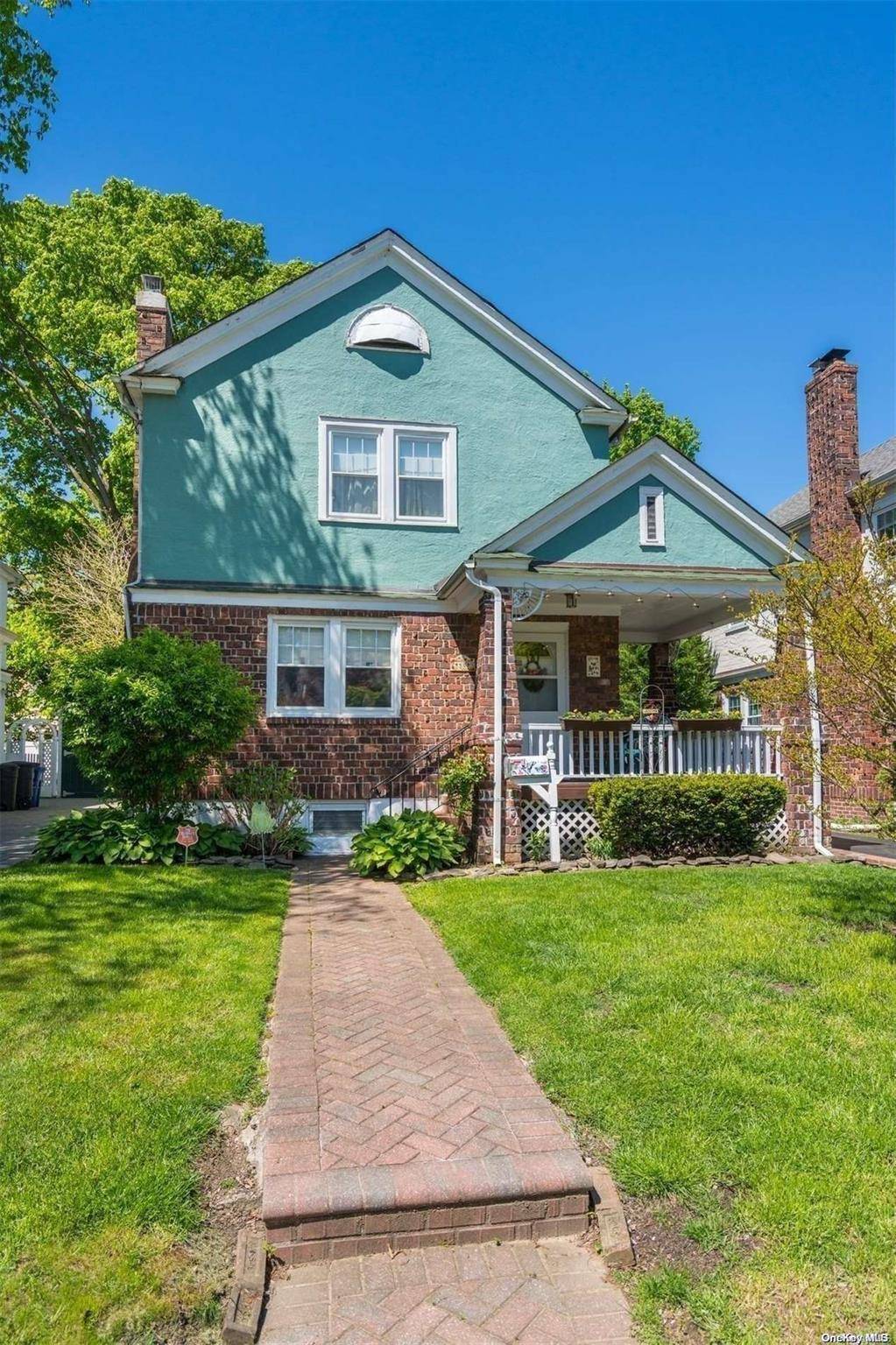 Port Washington, NY 11050,48 Hillview AVE