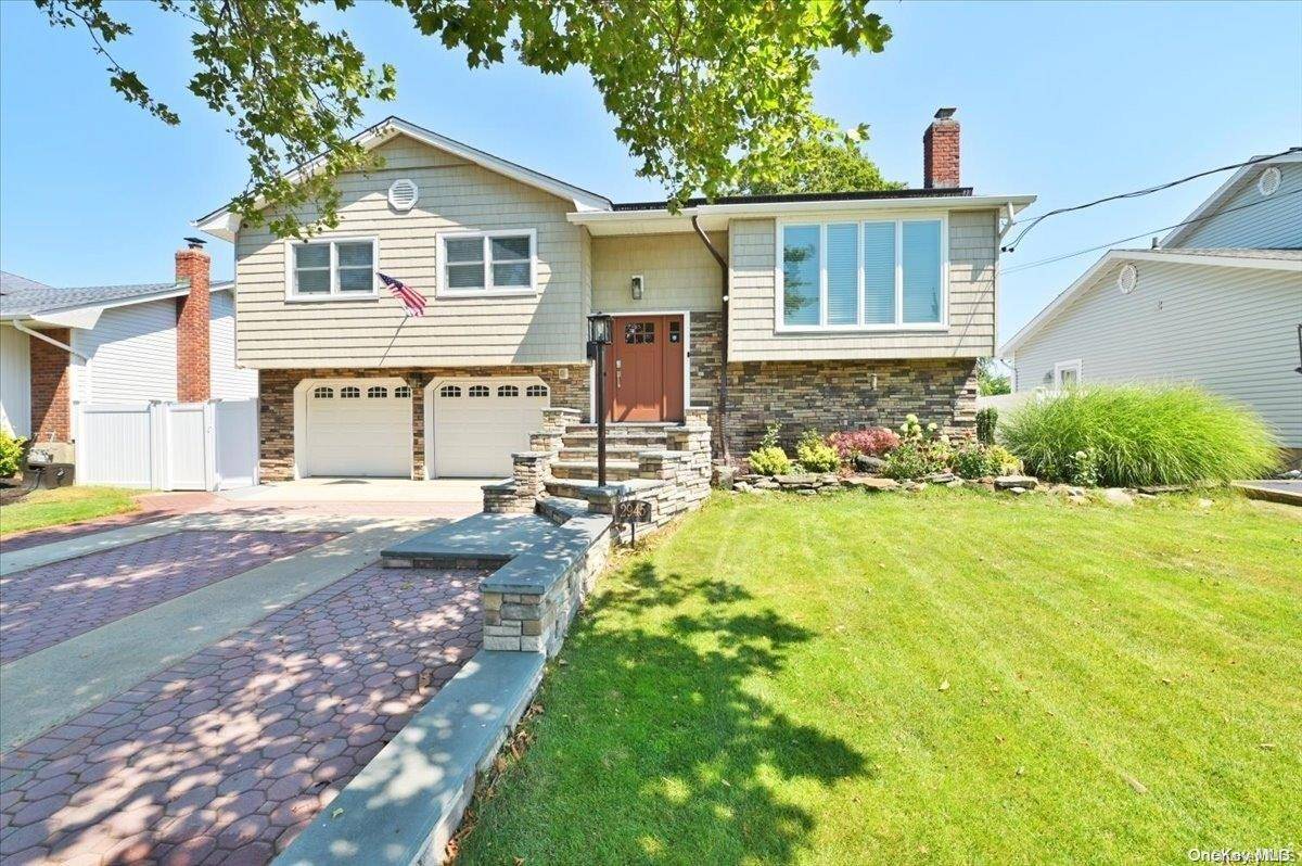 Wantagh, NY 11793,2945 Hampton CT