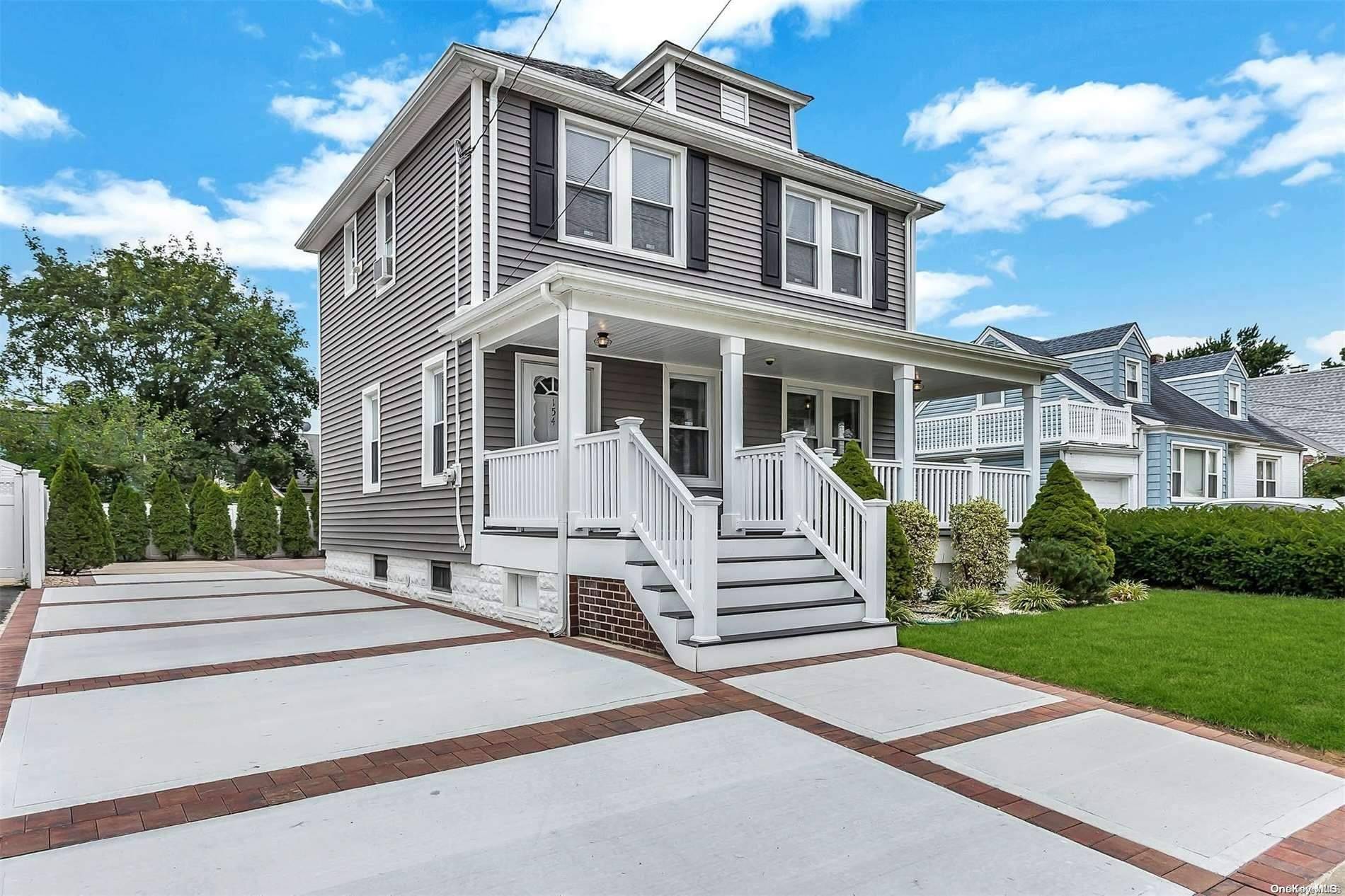 Valley Stream, NY 11580,154 Fir ST