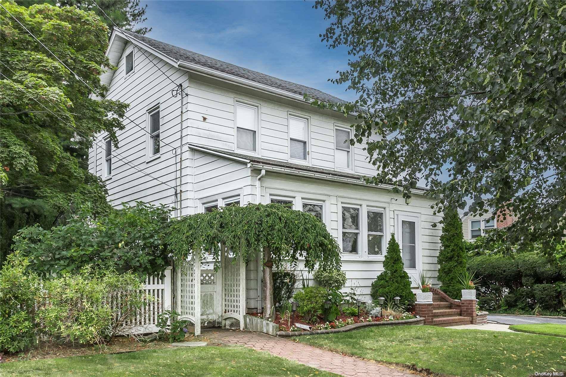 Baldwin, NY 11510,434 Baldwin AVE