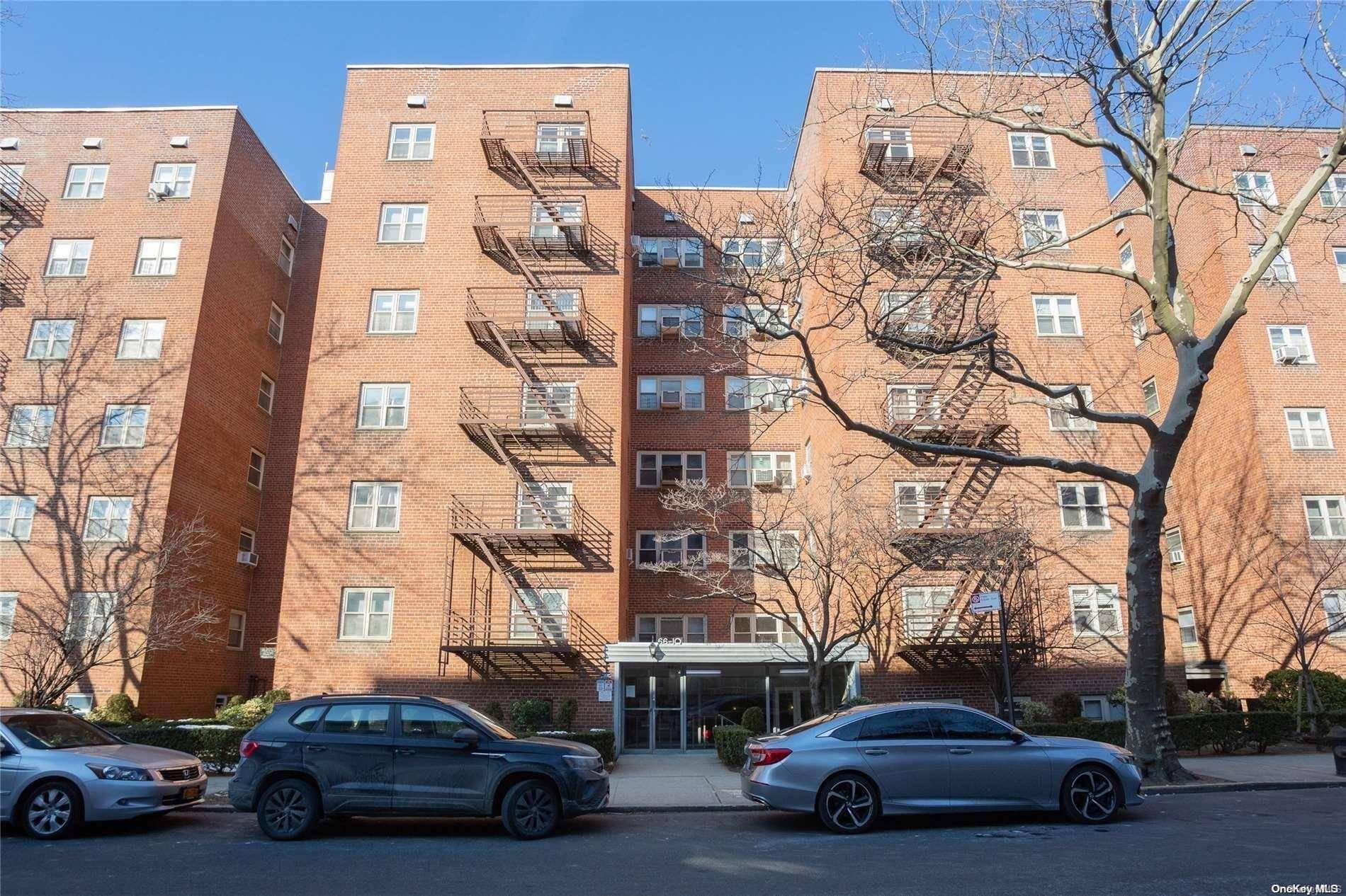 Kew Garden Hills, NY 11367,66-10 149 ST #2E