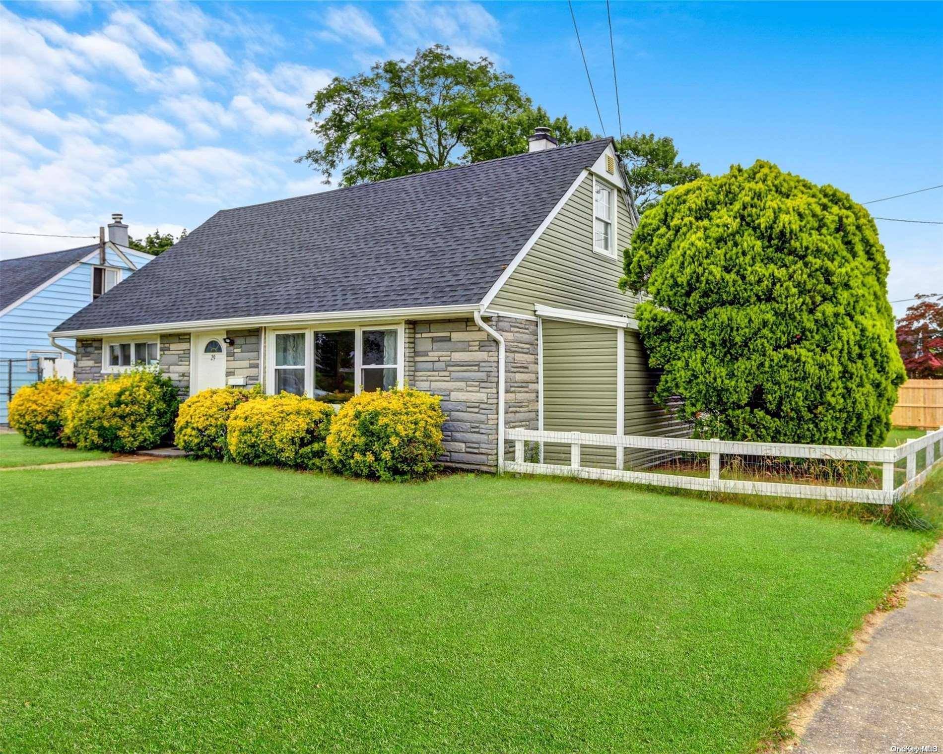 Bethpage, NY 11714,29 Park LN