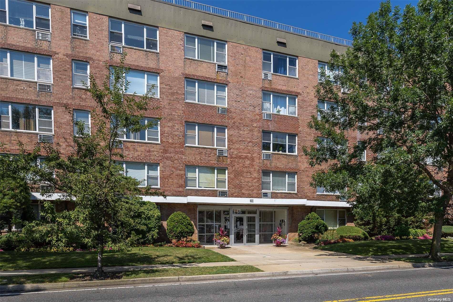 Freeport, NY 11520,280 Guy Lombardo AVE #3D