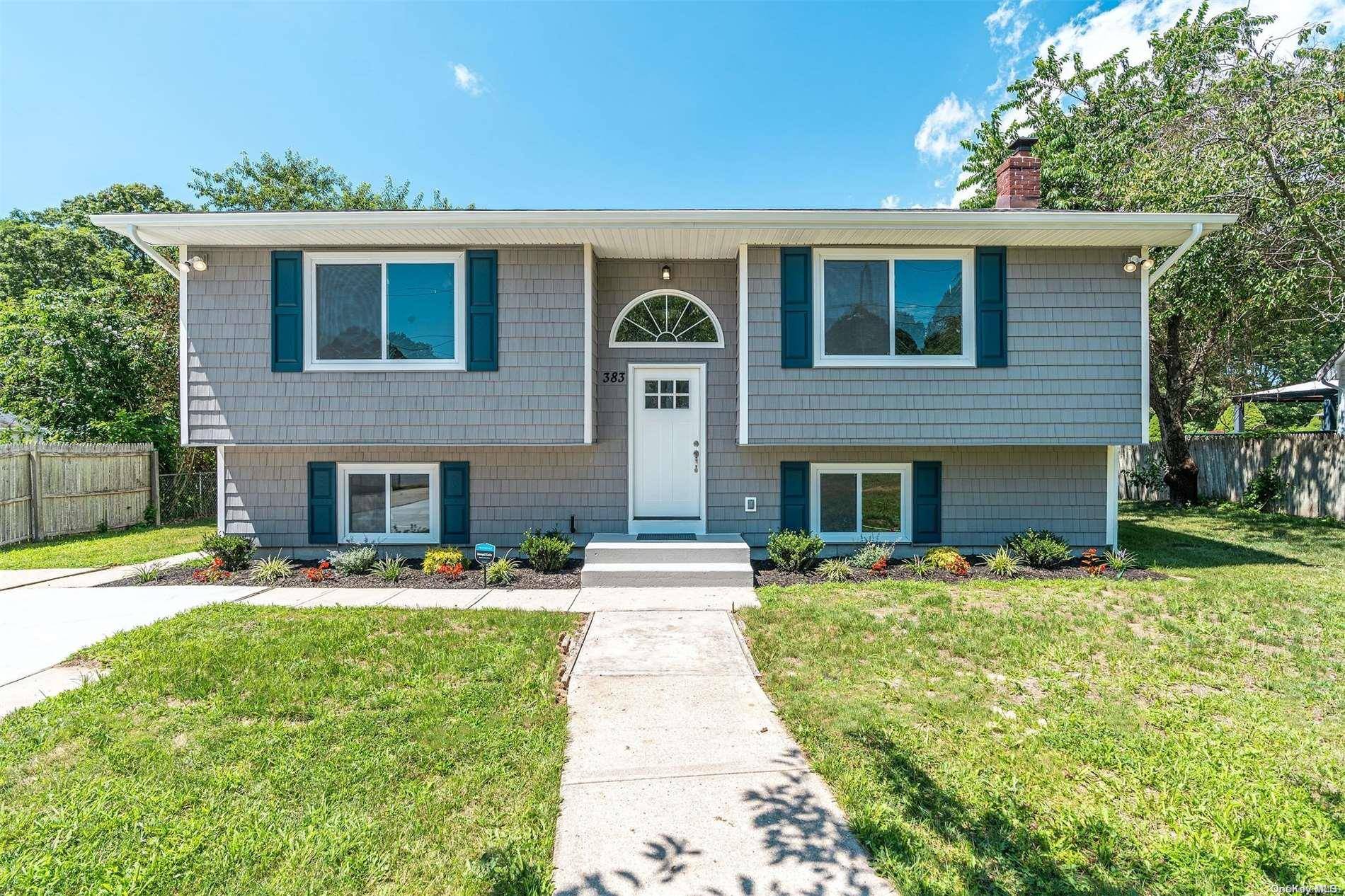 Shirley, NY 11967,383 Puritan DR