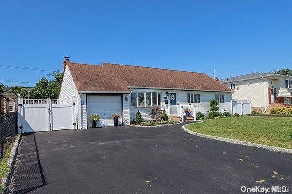 Lindenhurst, NY 11757,167 Verona Pkwy