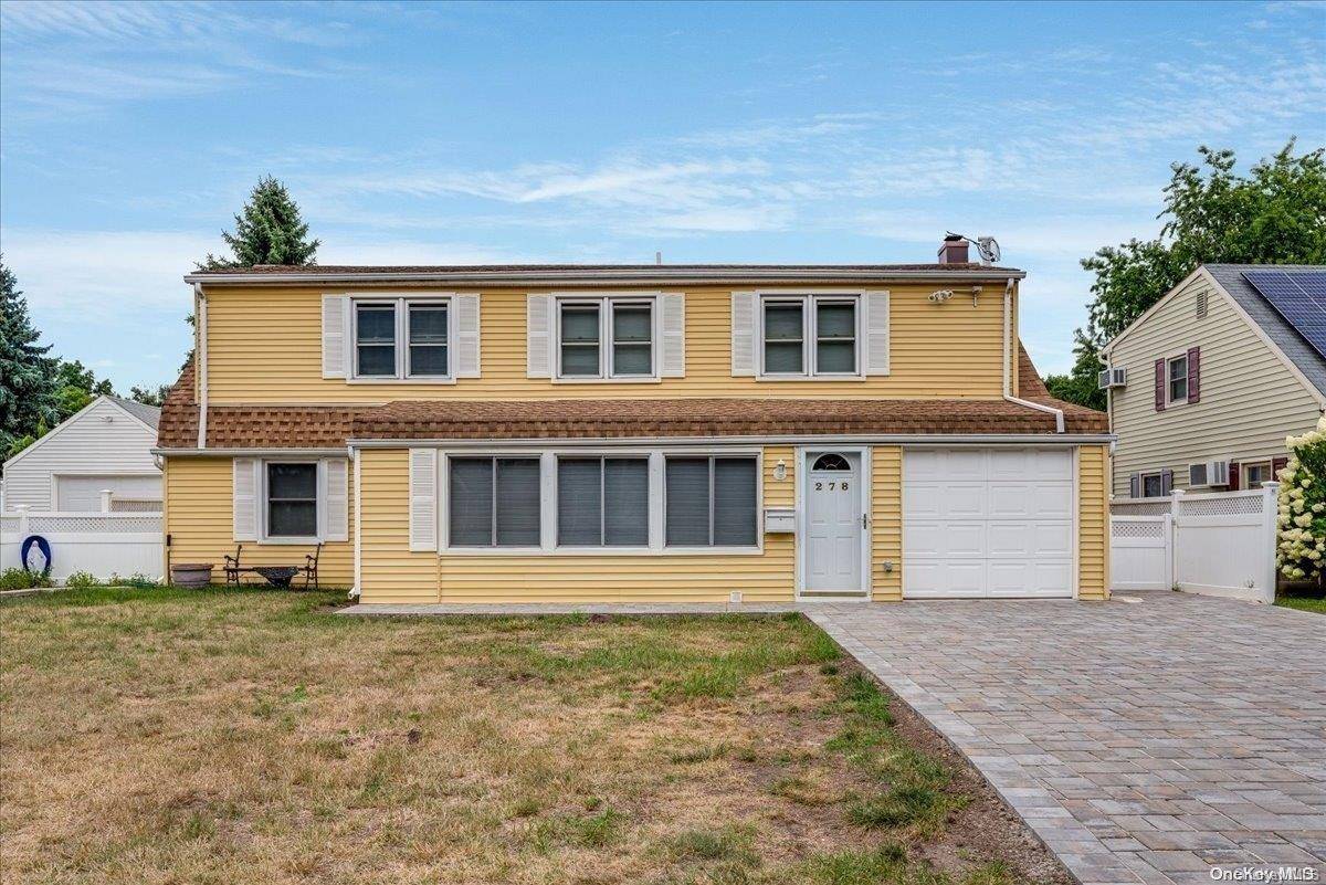 Carle Place, NY 11514,278 Jerome AVE