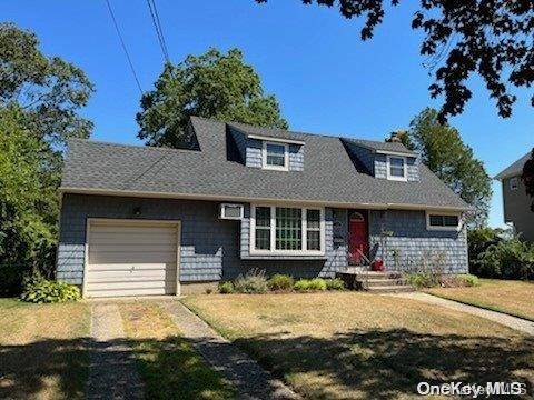 Massapequa Park, NY 11762,59 Westwood RD