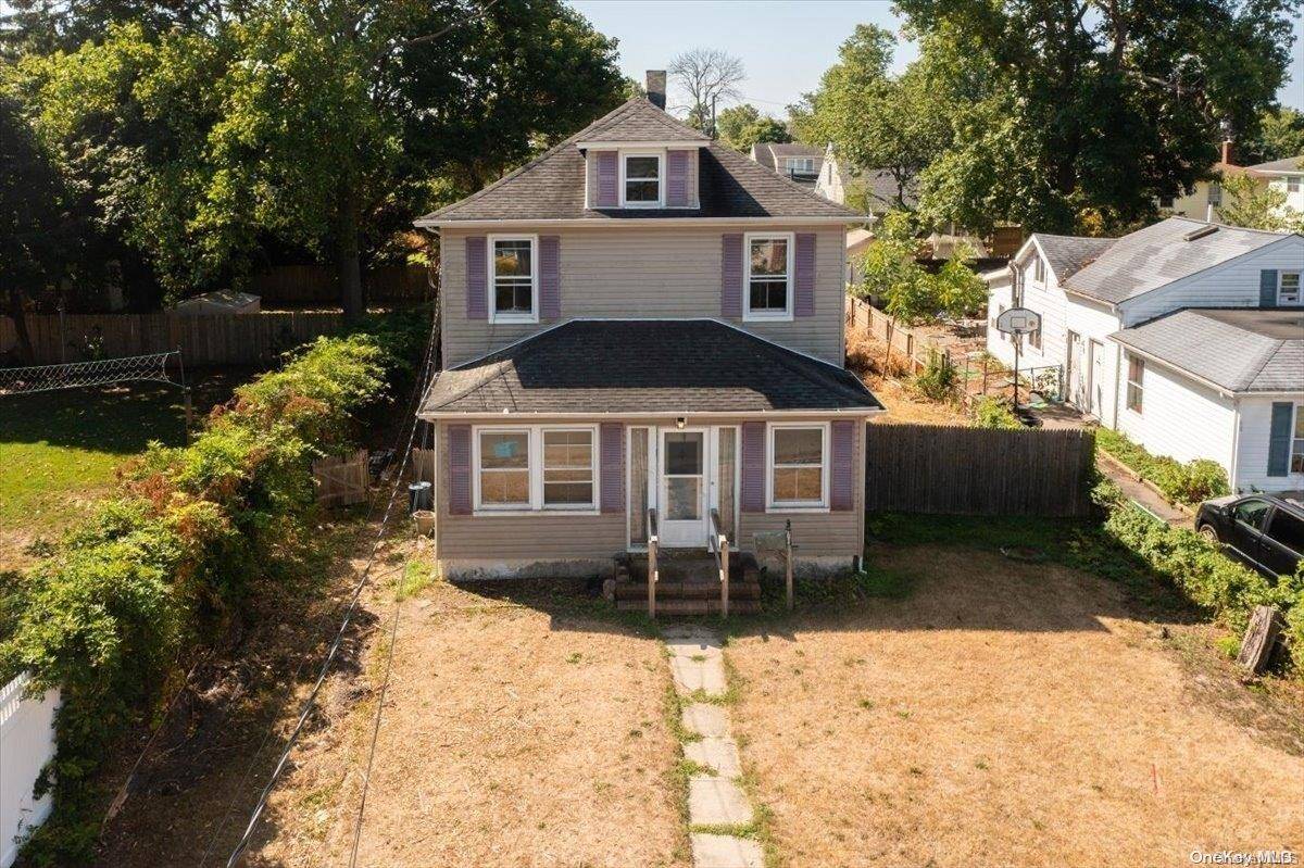 Patchogue, NY 11772,64 Laurel ST