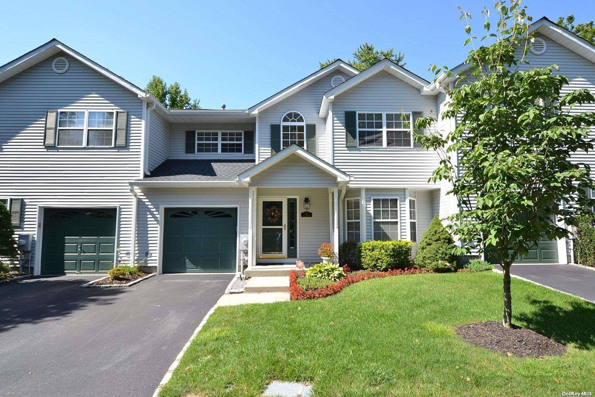 Smithtown, NY 11787,35 Merrimack RD #35