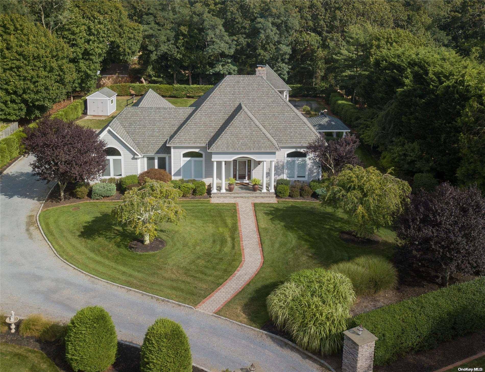 Remsenburg, NY 11960,2 Wisteria DR
