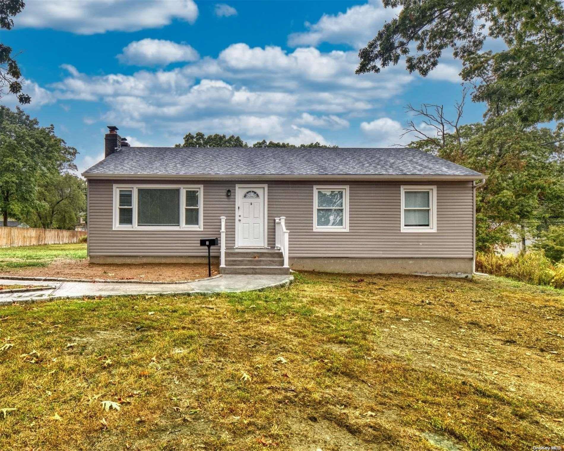 Central Islip, NY 11722,1 Pear ST