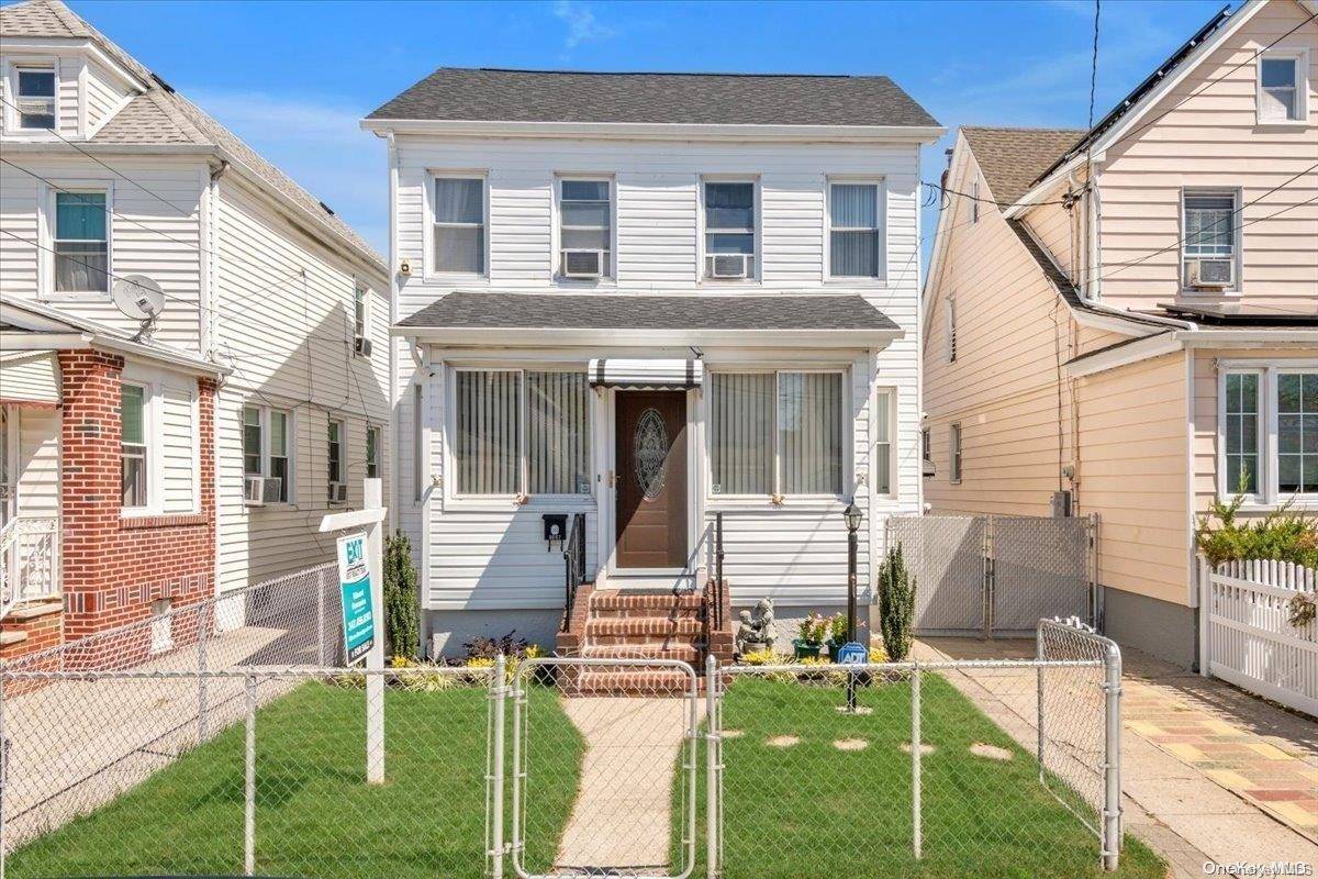 Hollis, NY 11423,90-67 204th ST