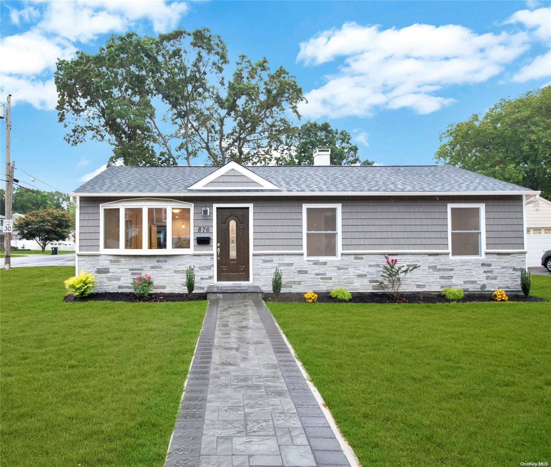 West Islip, NY 11795,876 Stanley ST