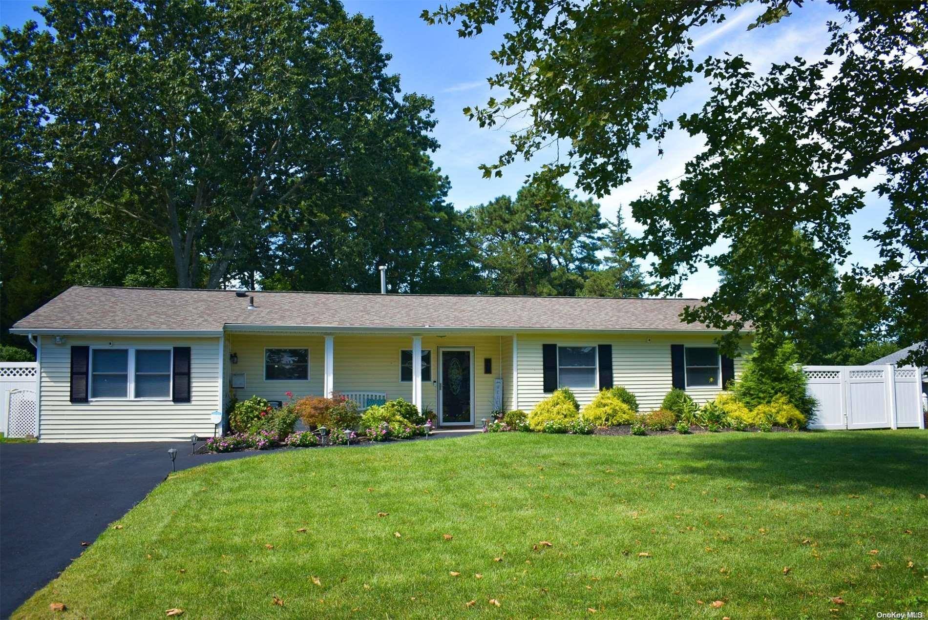 Shoreham, NY 11786,7 Akron