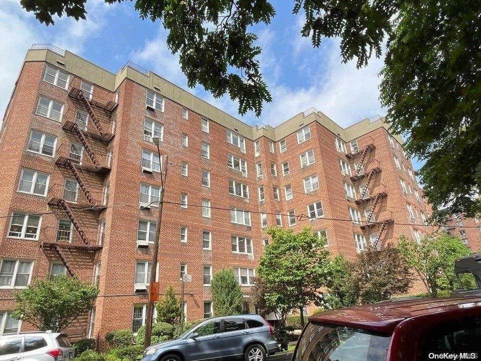 Bronx, NY 10463,3475 Greystone AVE #7E