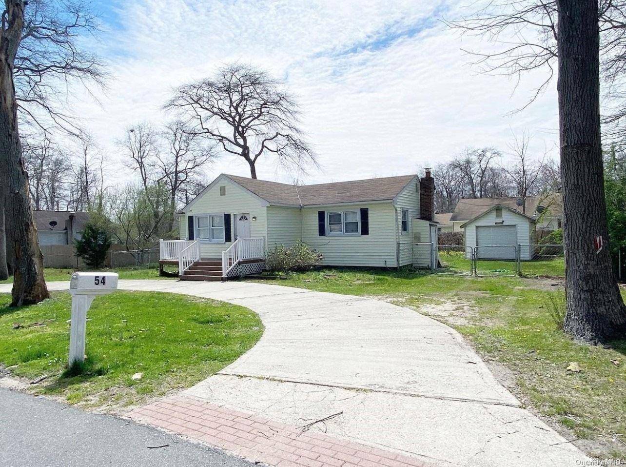 Mastic Beach, NY 11951,54 Overlook DR